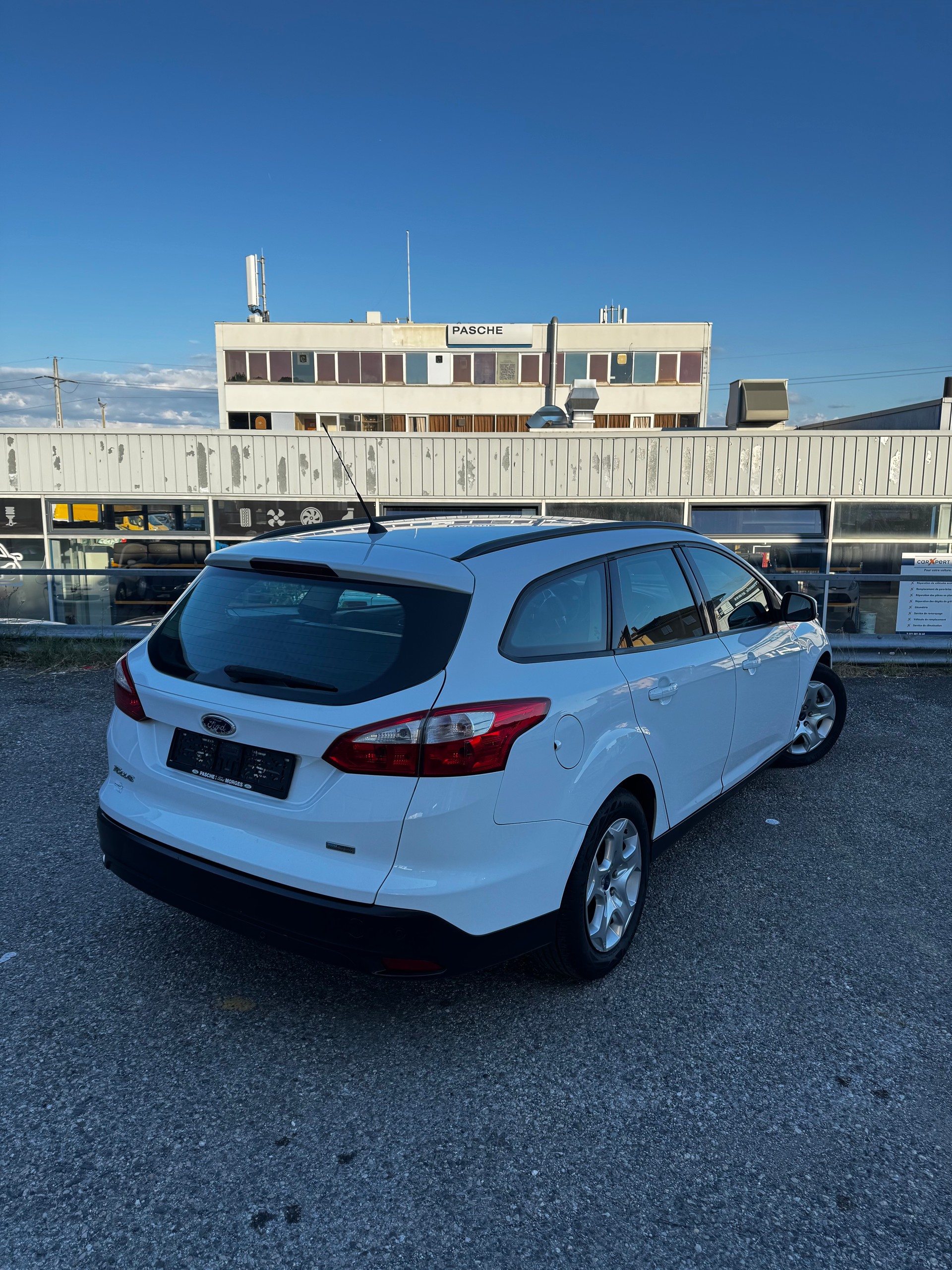 FORD Focus 1.0 SCTi Trend-image-2