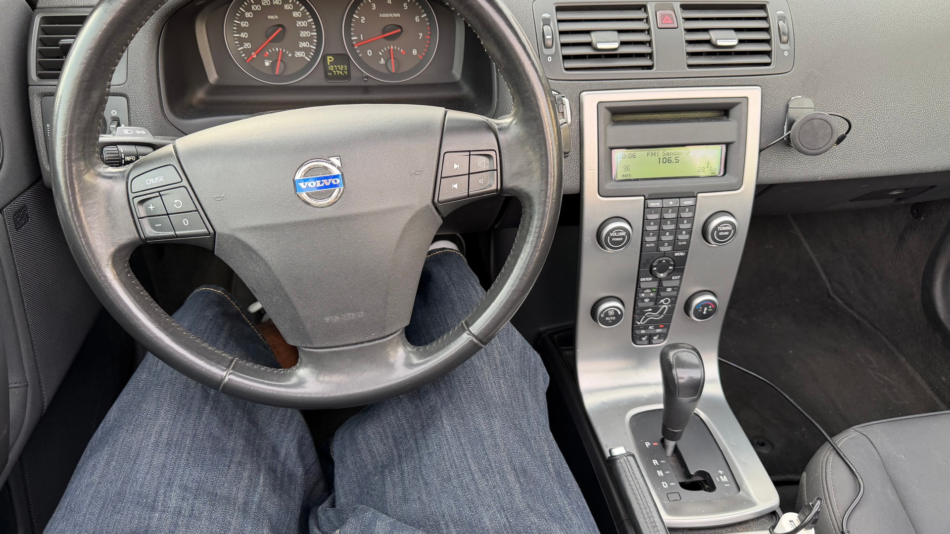 VOLVO C70 2.4 Momentum Geartronic-image-8