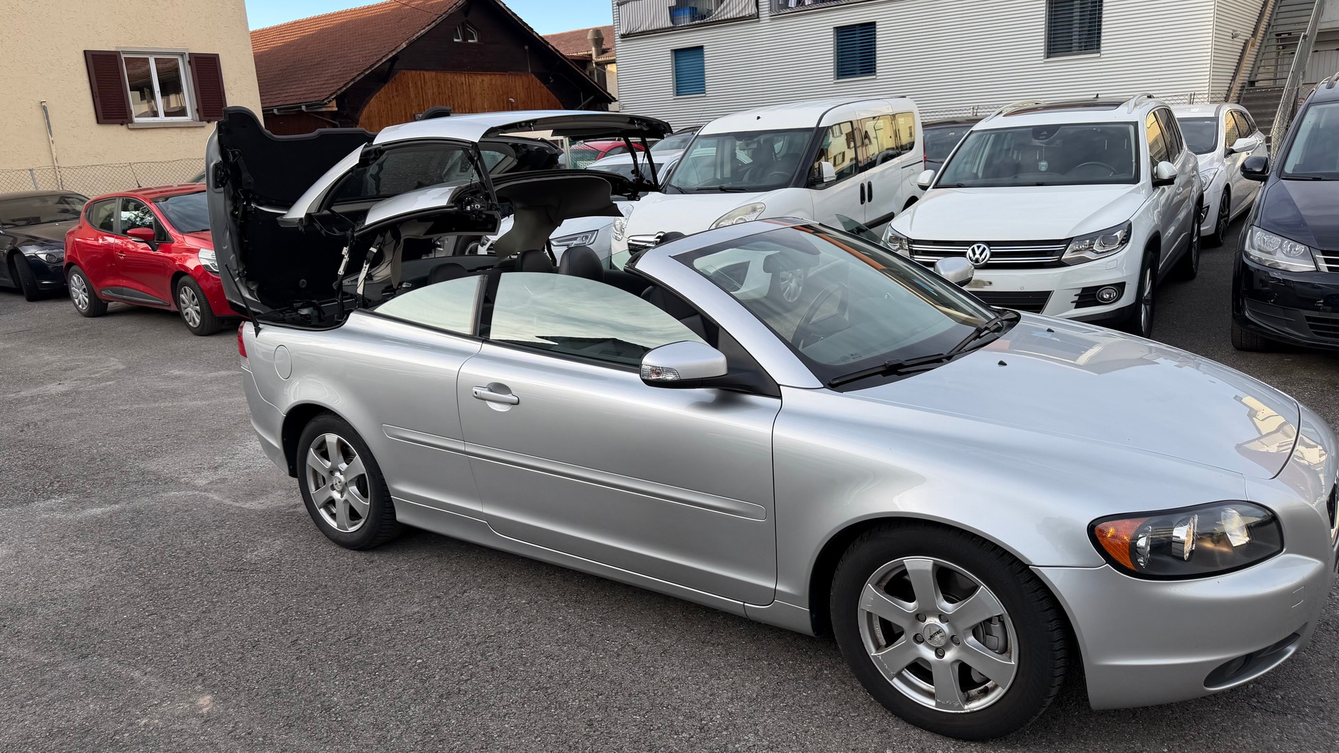 VOLVO C70 2.4 Momentum Geartronic-image-1