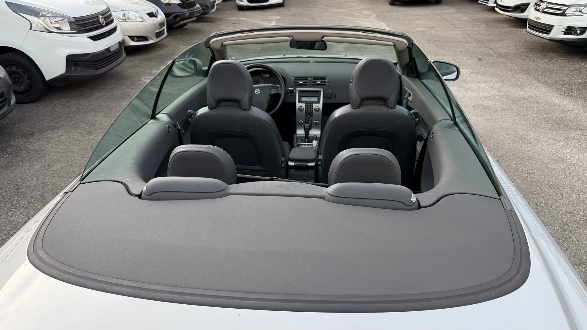 VOLVO C70 2.4 Momentum Geartronic-image-10
