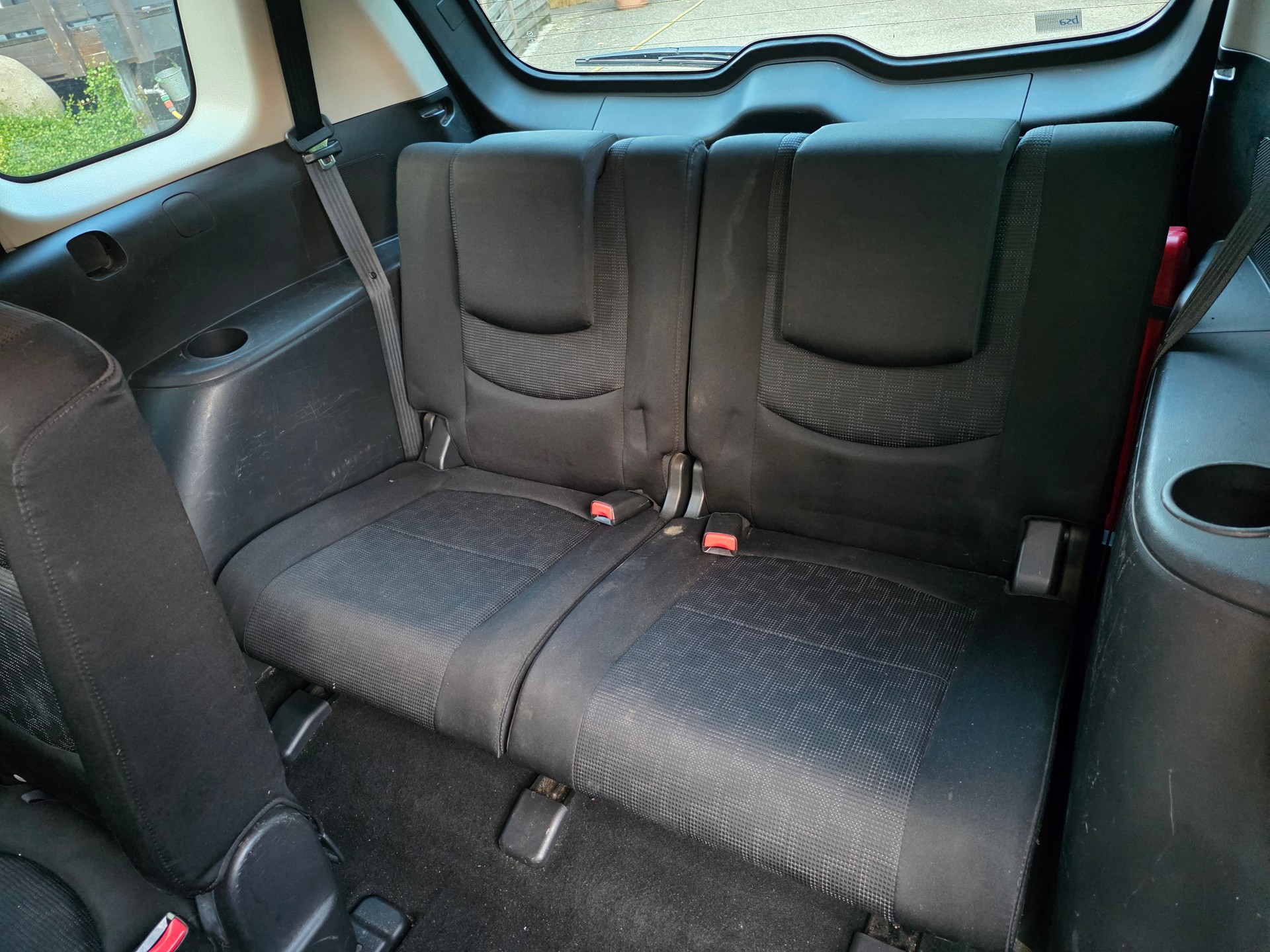 MAZDA 5 2.0 16V Exclusive ☆☆☆ MFK: 13. April 2026 ☆☆☆-image-11