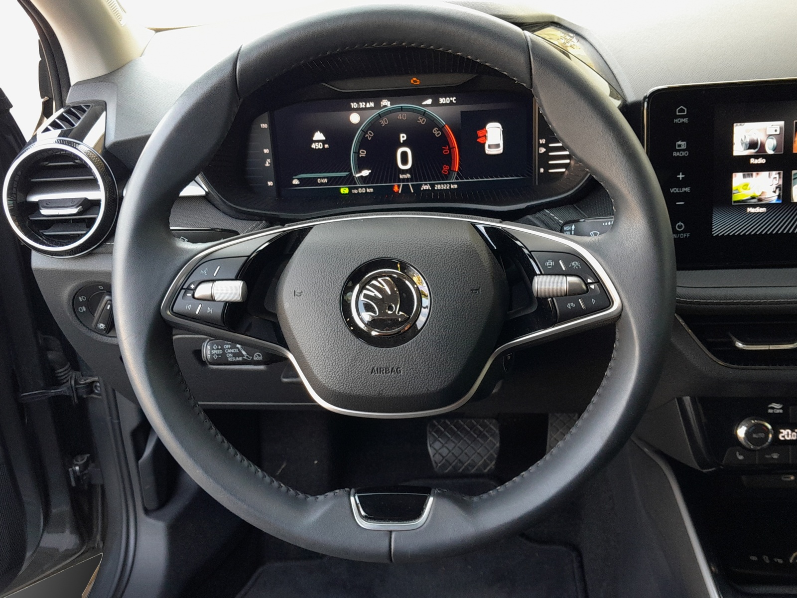 SKODA Fabia 1.0 TSI Selection DSG-image-9