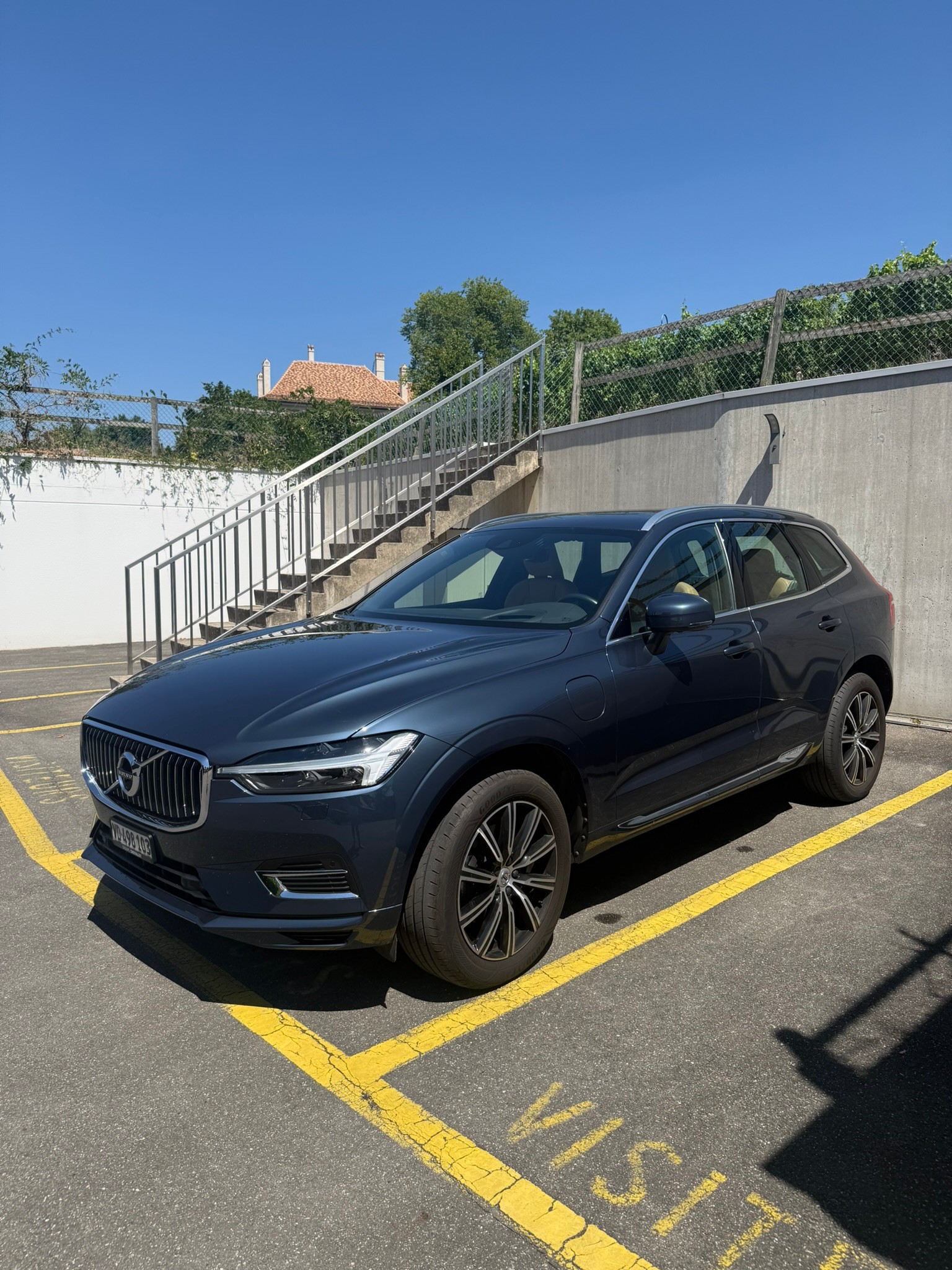 VOLVO Inscription-image-0