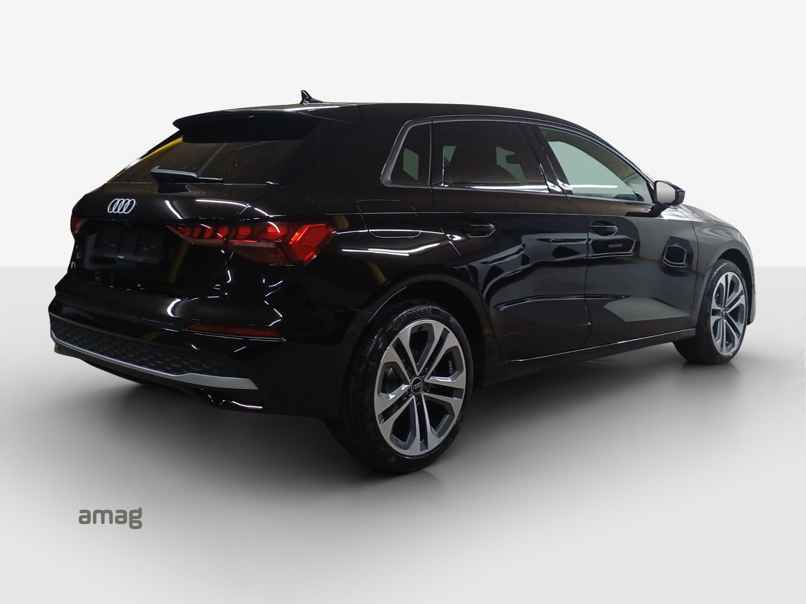 AUDI A3 Sportback TFSI 110 kW Attraction S tronic-image-4