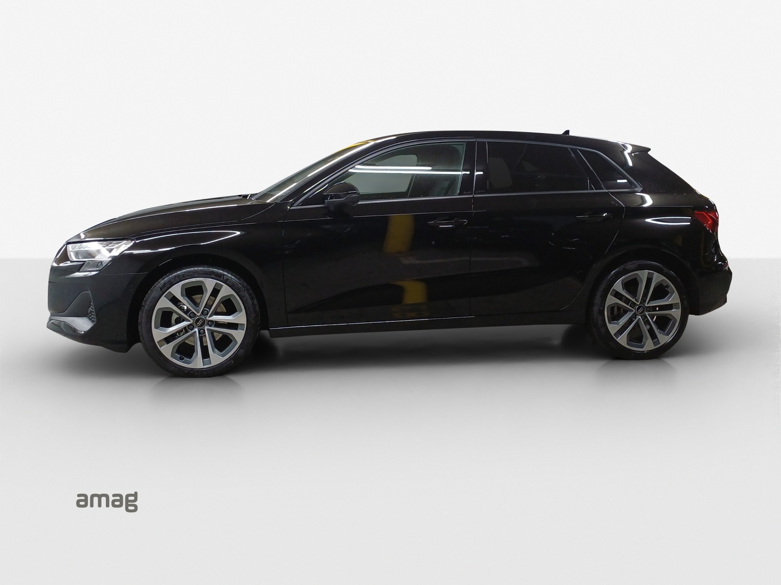 AUDI A3 Sportback TFSI 110 kW Attraction S tronic-image-1