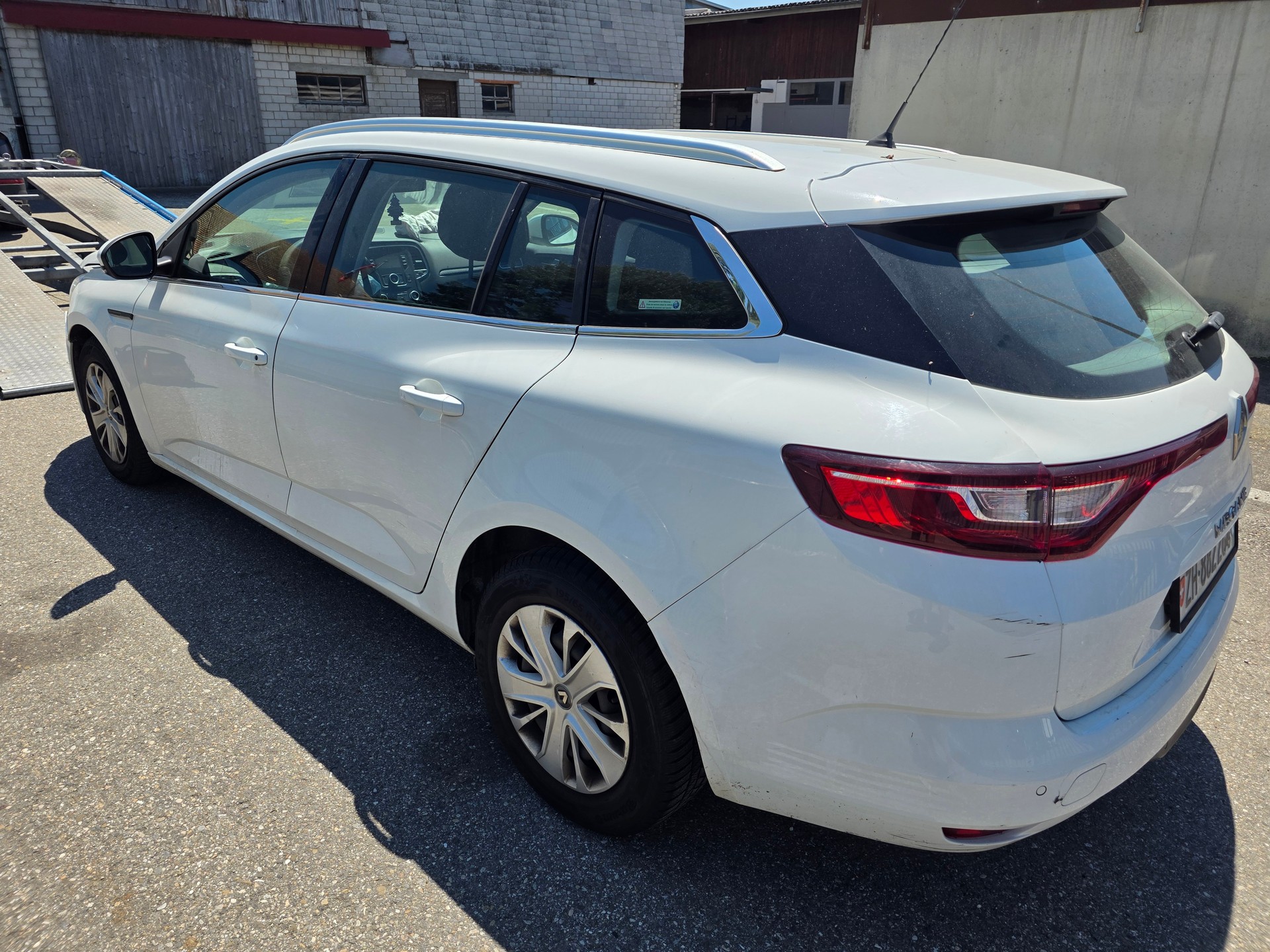 RENAULT Mégane Grandtour 1.5 dCi 90th Anniversary EDC-image-5