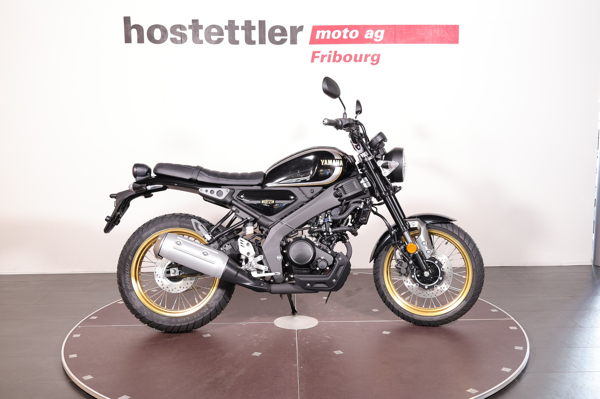 YAMAHA XSR 125 Legacy-showroom-element-1