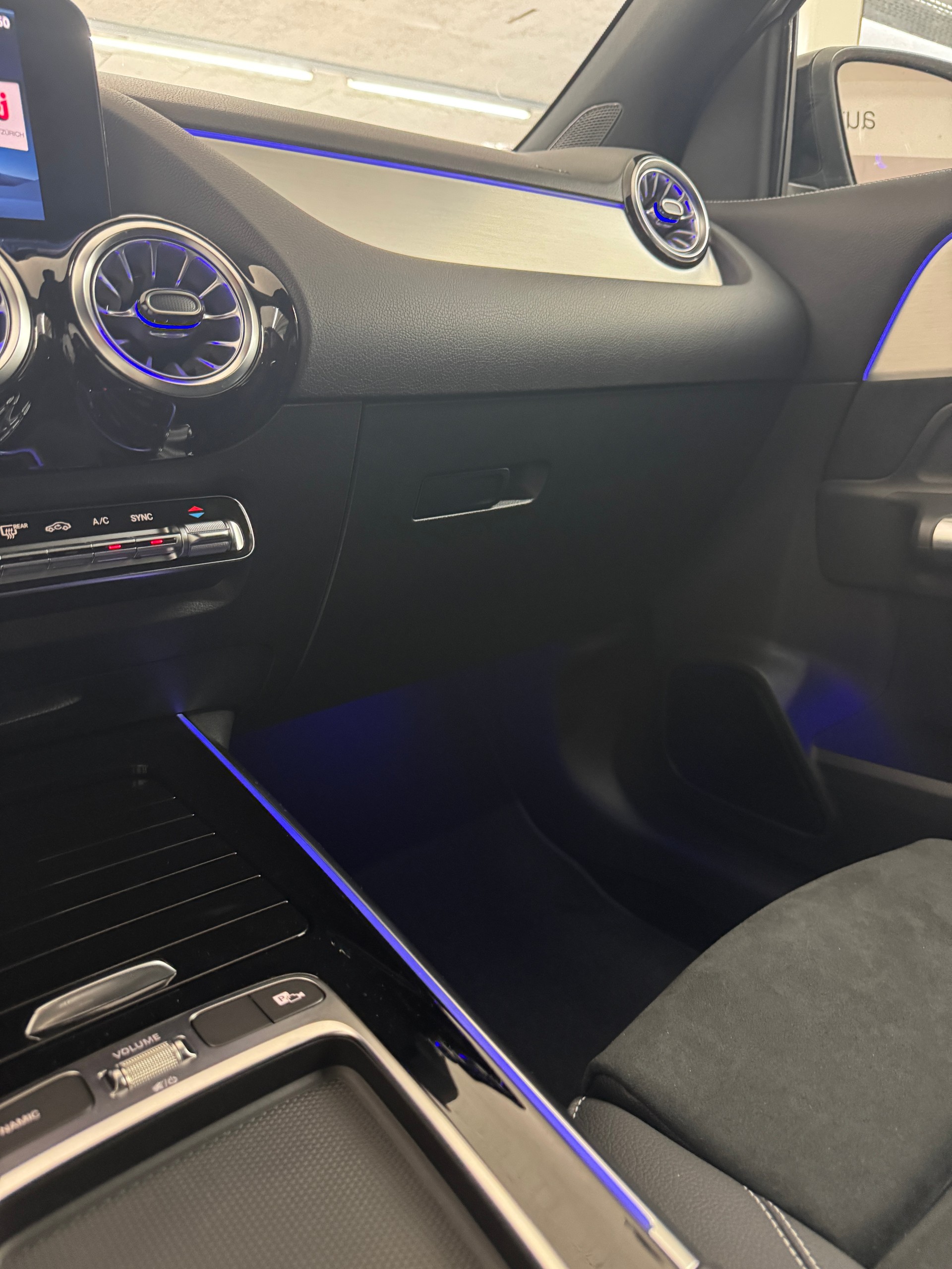 MERCEDES-BENZ GLA 200 Night Star-image-12