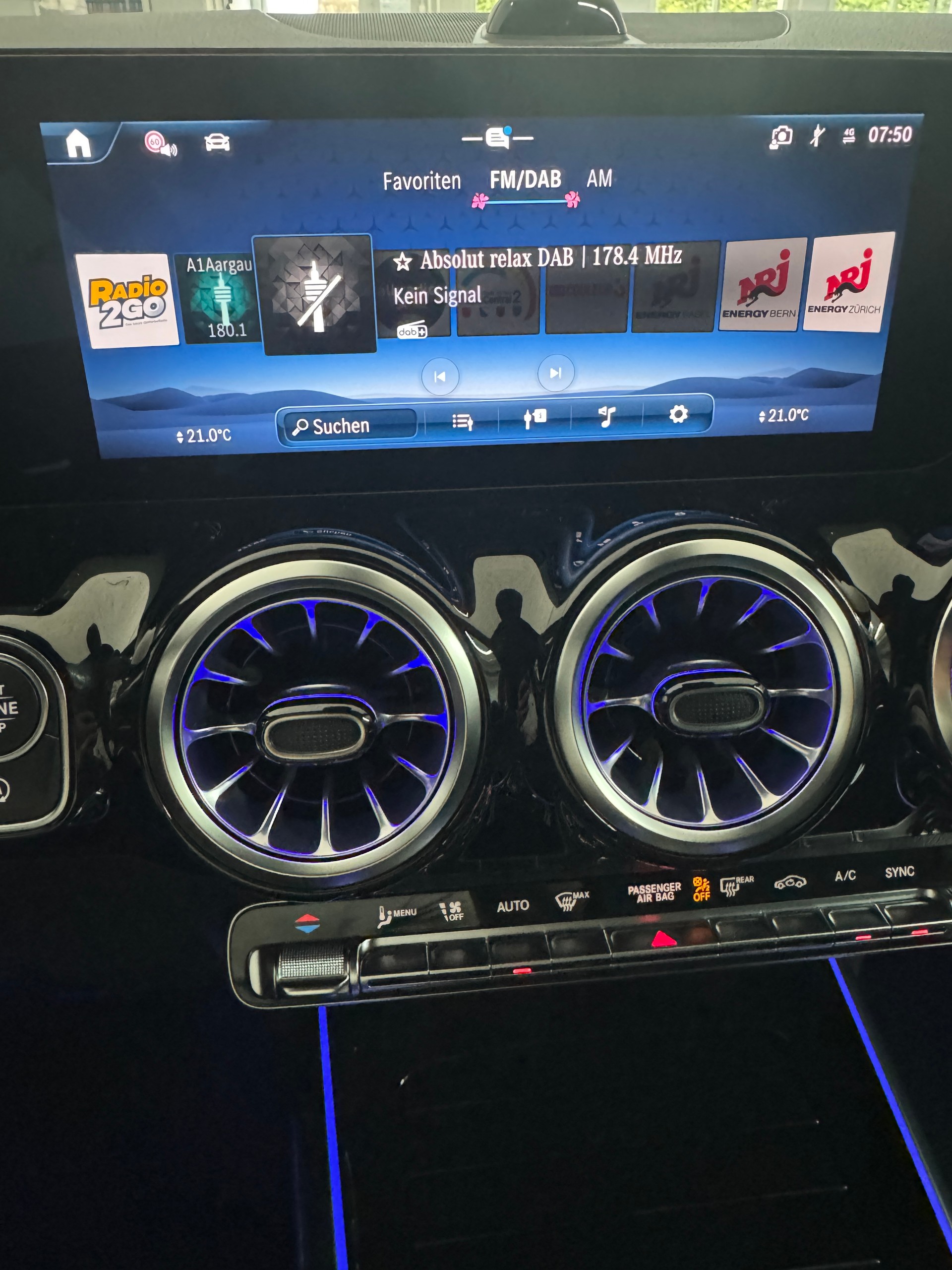 MERCEDES-BENZ GLA 200 Night Star-image-11