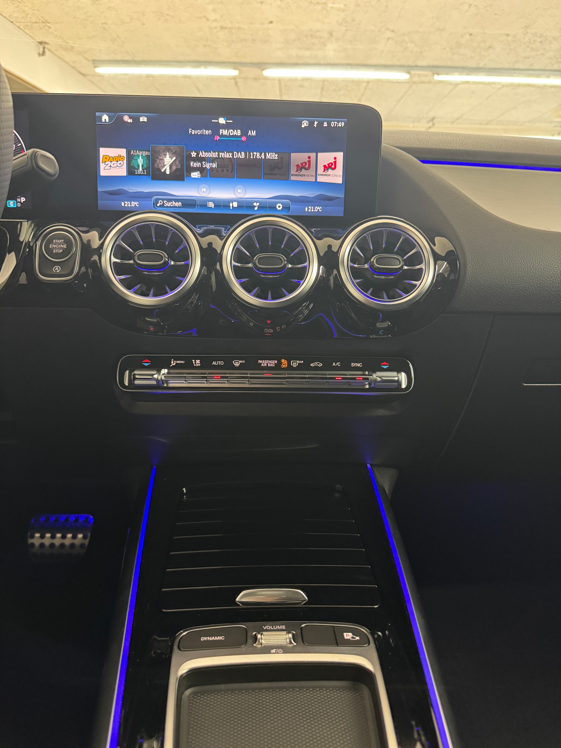 MERCEDES-BENZ GLA 200 Night Star-image-10