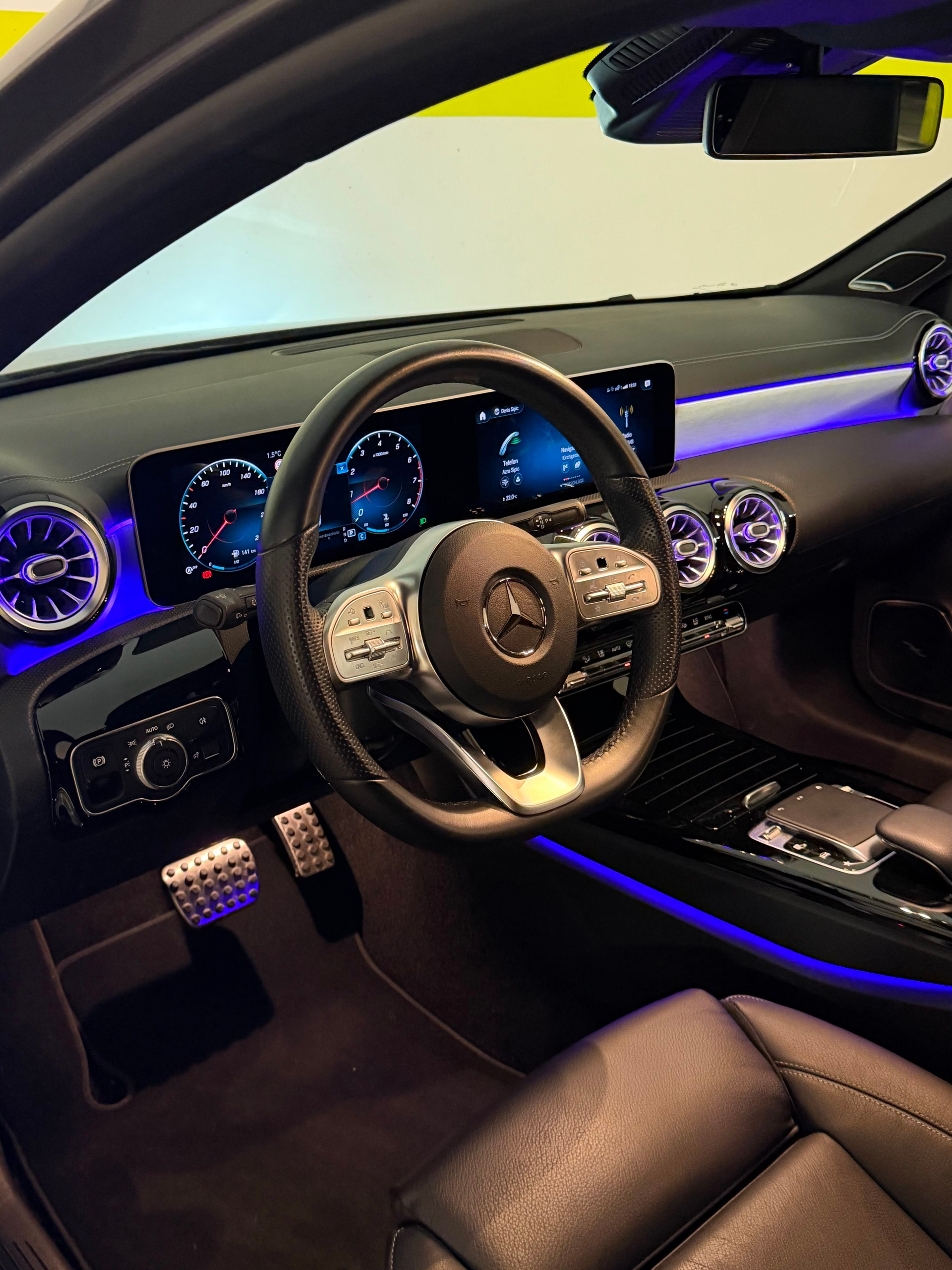 MERCEDES-BENZ A 250 AMG Line-image-3