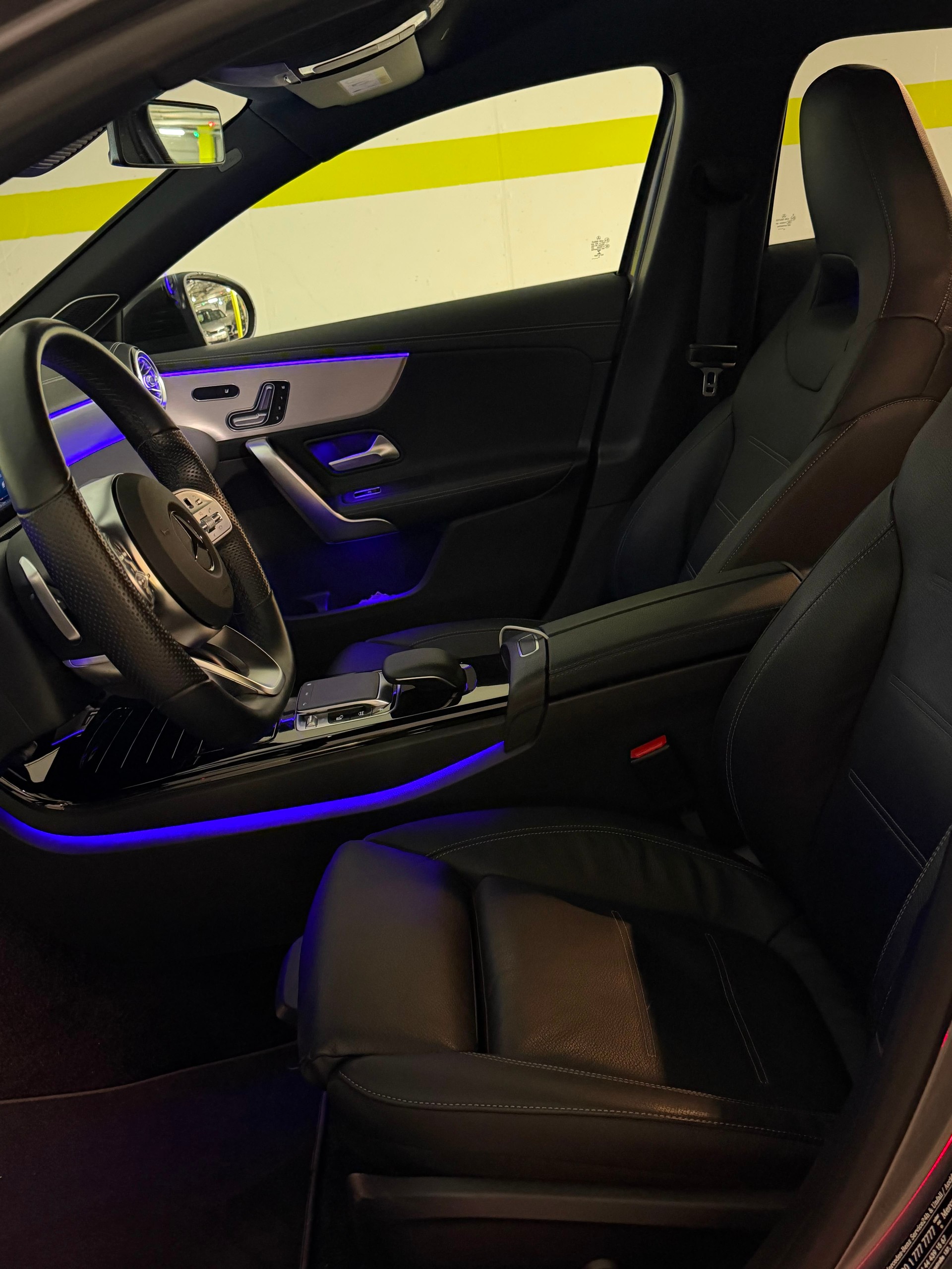 MERCEDES-BENZ A 250 AMG Line-image-4