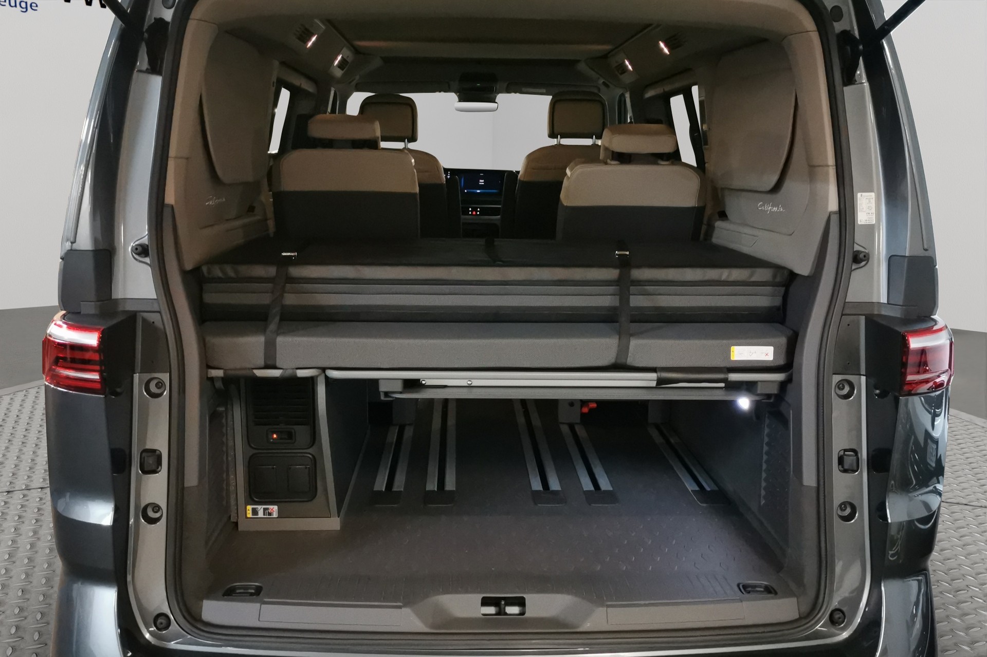 VW California eHybrid Beach Tour Liberty 4Motion-image-12