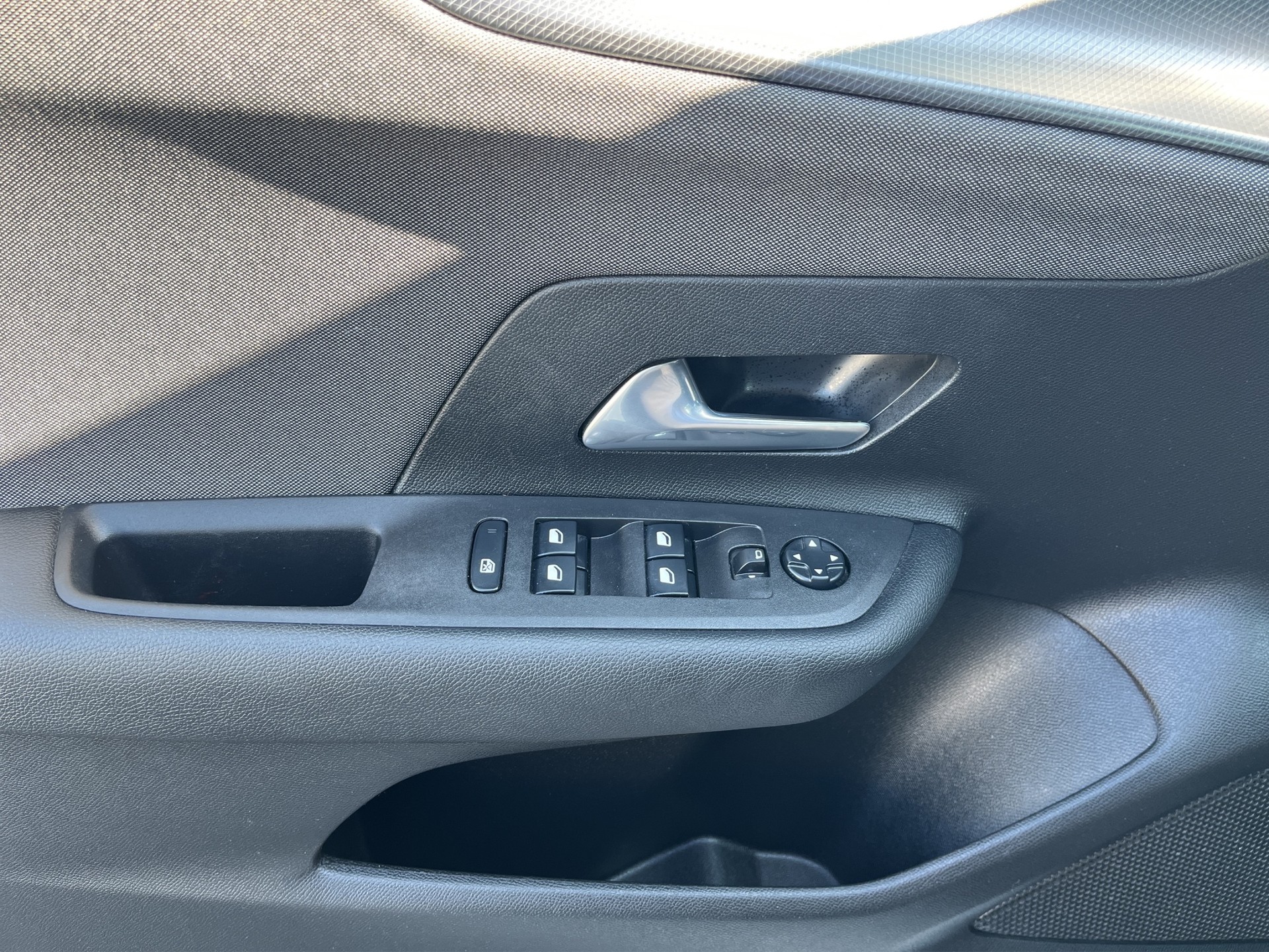 OPEL Mokka 1.2 Direct Injection Turbo Edition-image-11