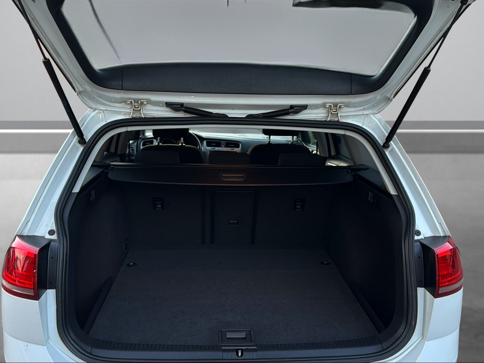 VW Golf Variant 1.4 TSI Comfortline DSG-image-13