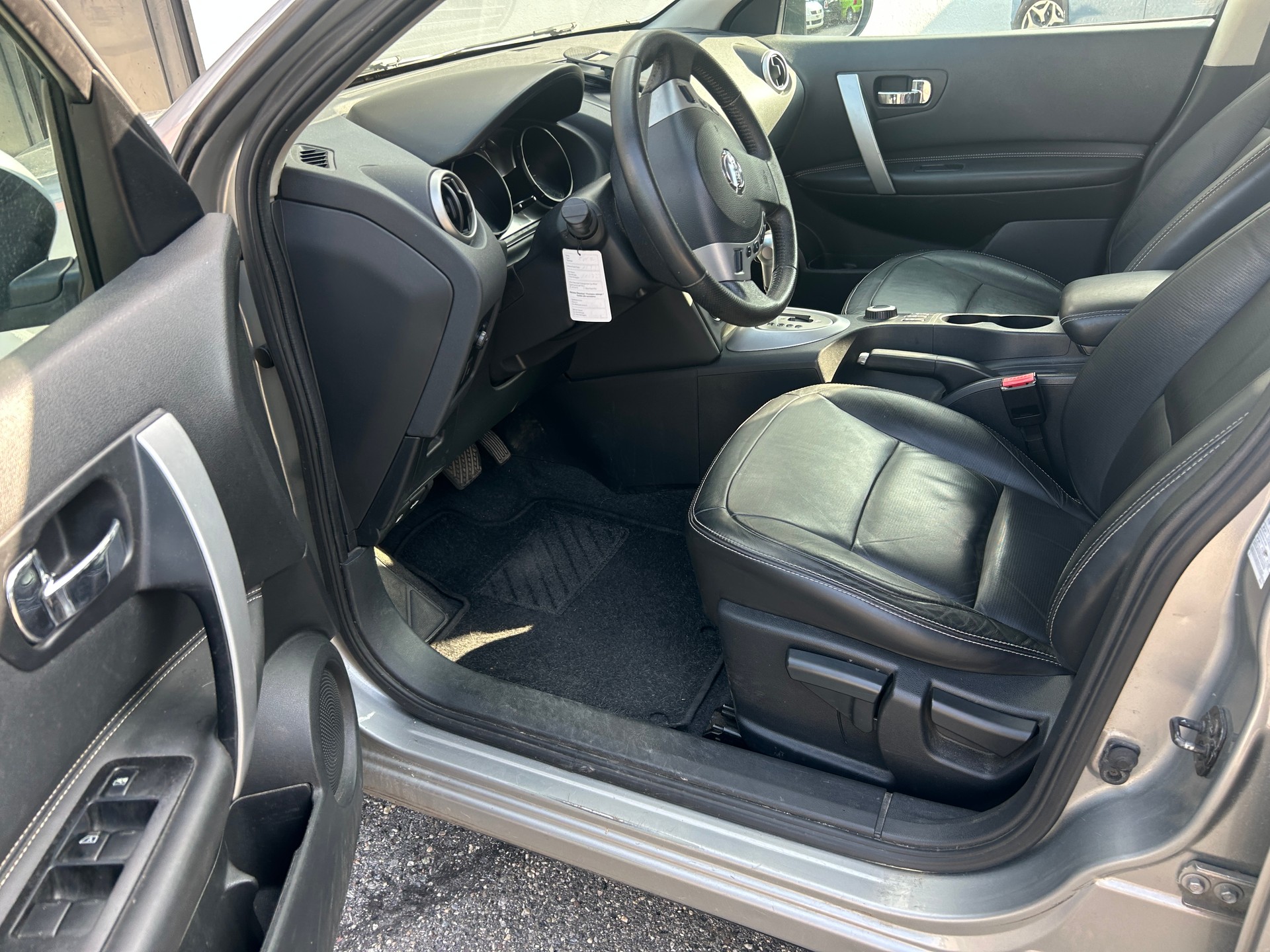 NISSAN Qashqai 2.0 4WD Lounge XTronic CVT-image-10