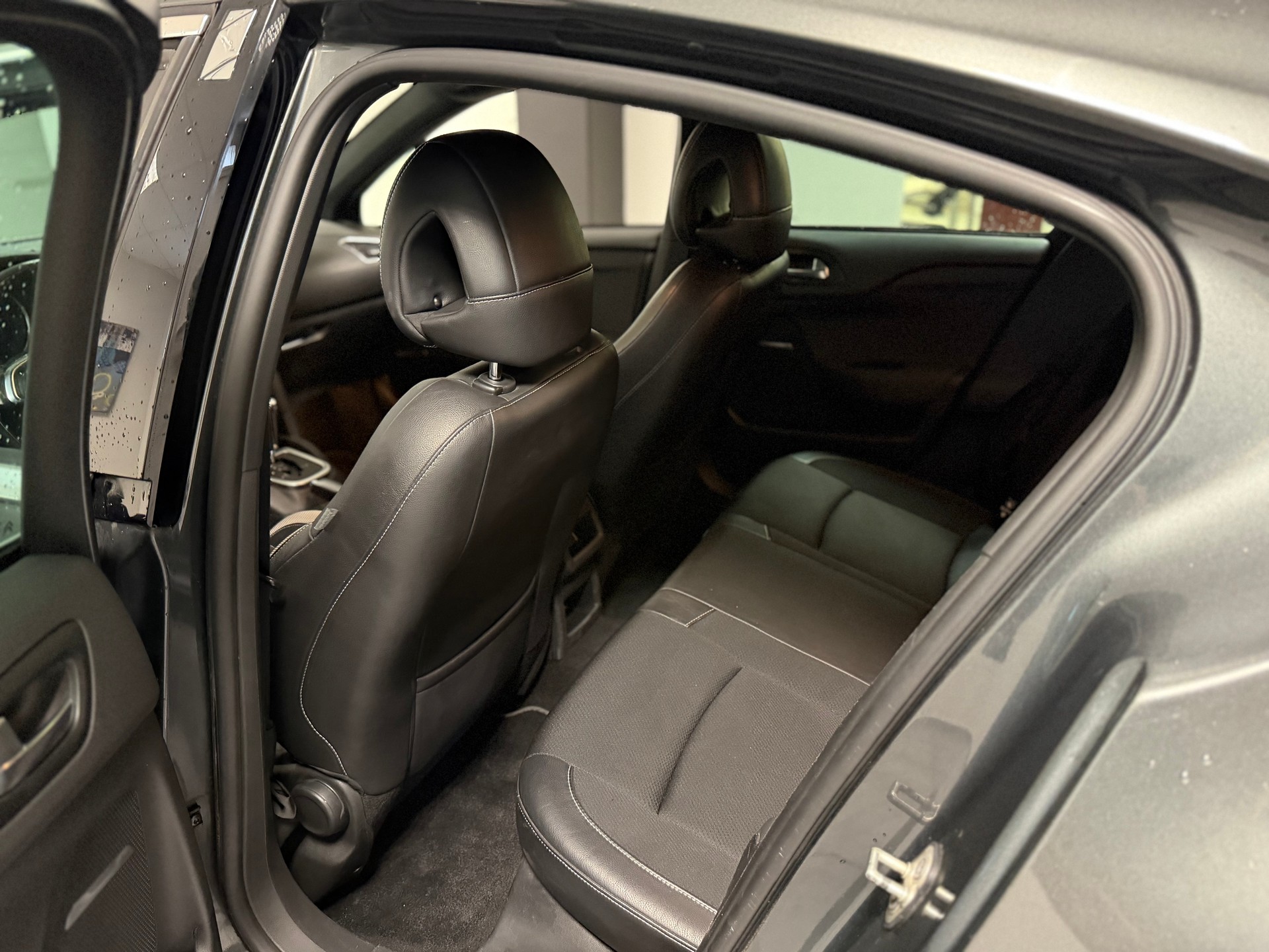 DS AUTOMOBILES DS4 1.6 THP SO Chic Automatic-image-16