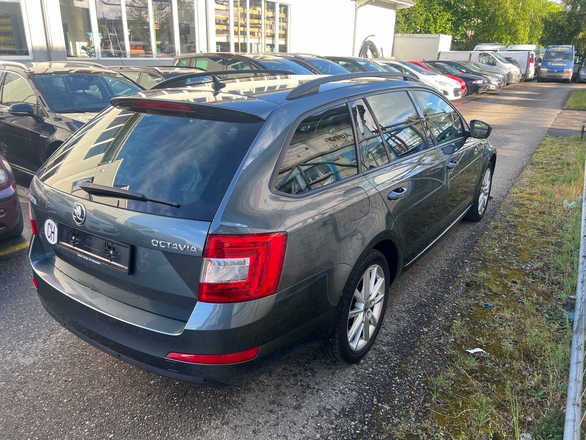SKODA Octavia Combi 1.6 TDI Ambition DSG-image-3