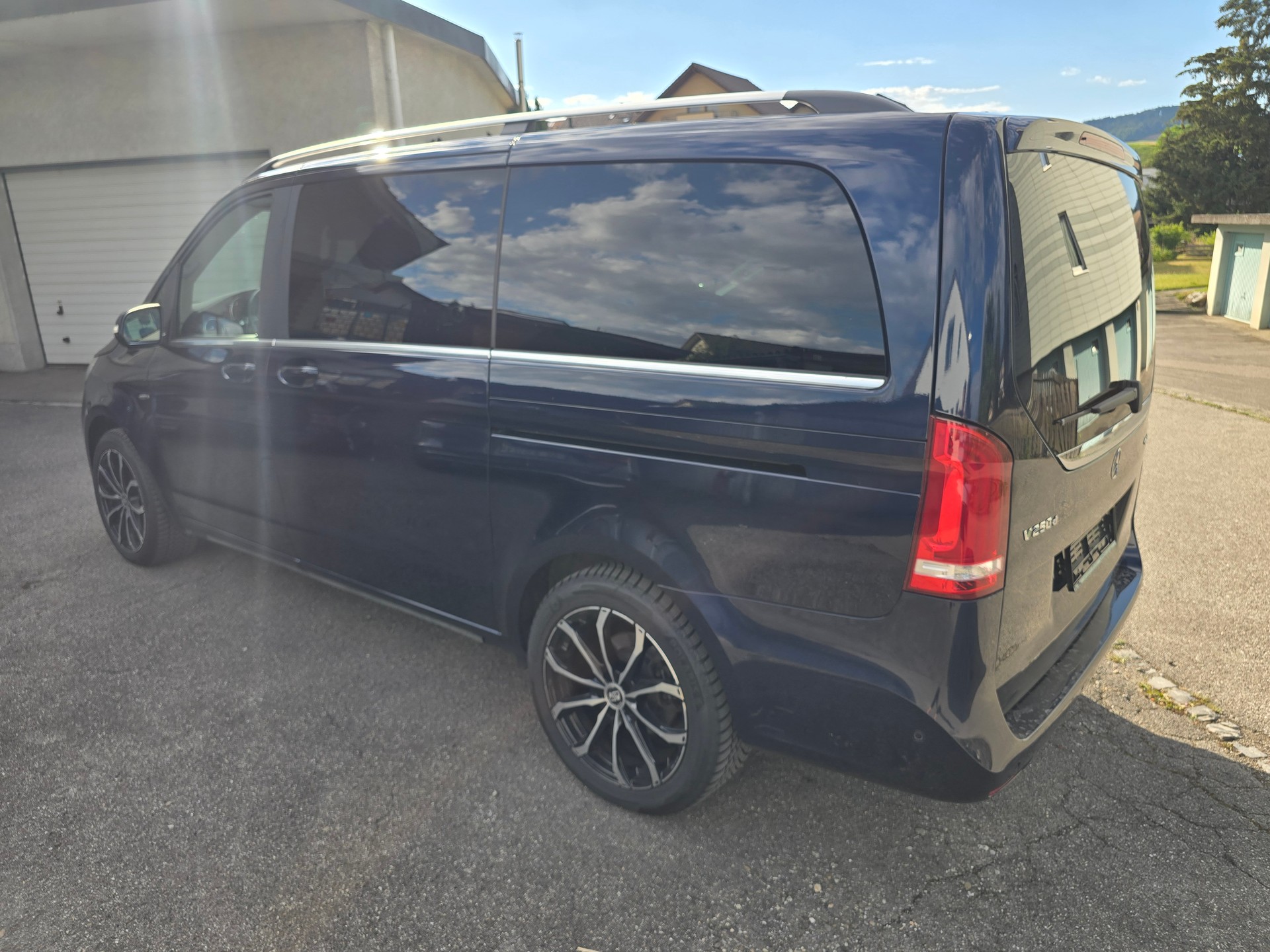 MERCEDES-BENZ V 250 d BlueTec Sw. Ed.lang 4m-image-4