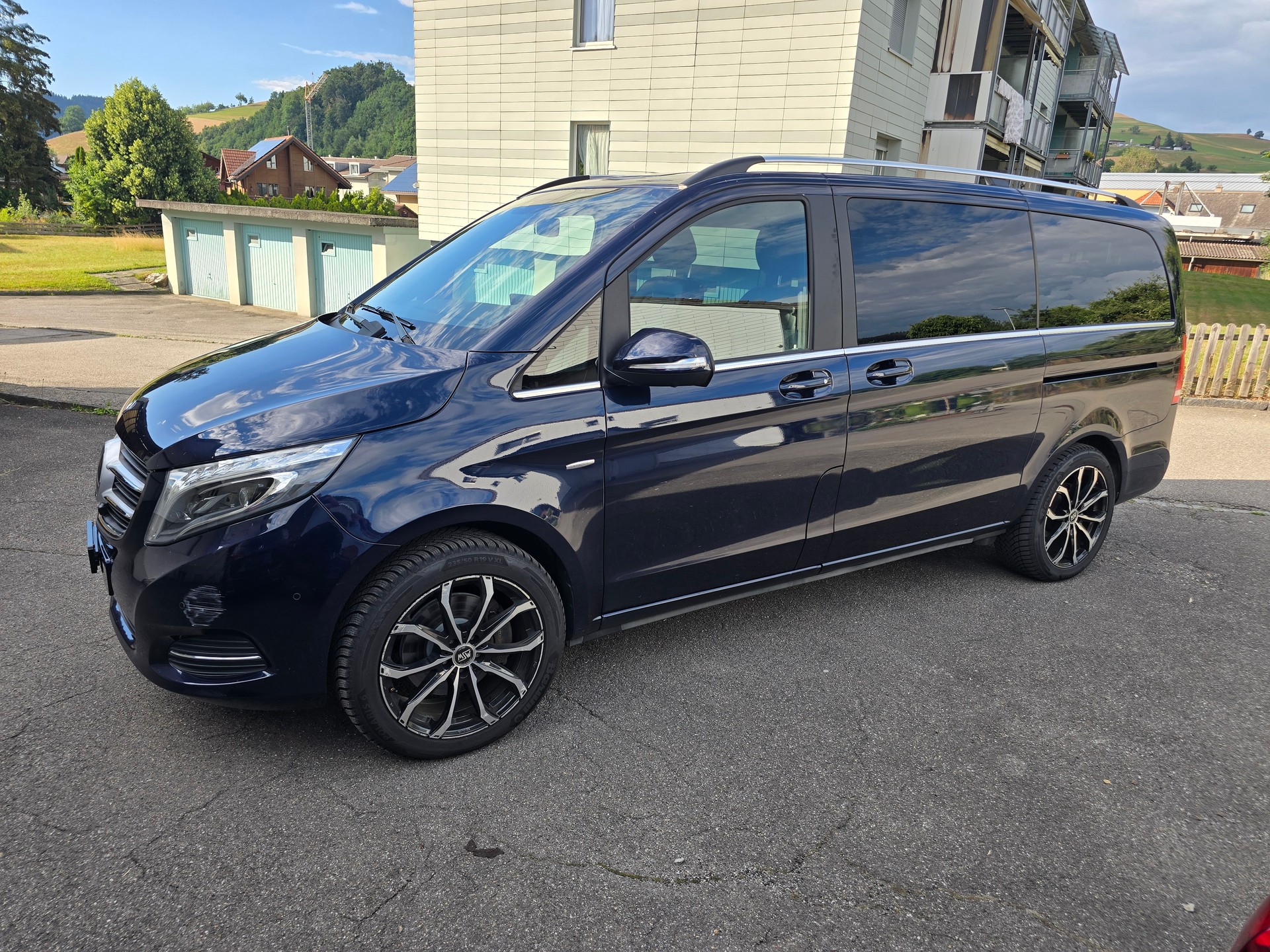 MERCEDES-BENZ V 250 d BlueTec Sw. Ed.lang 4m-image-2