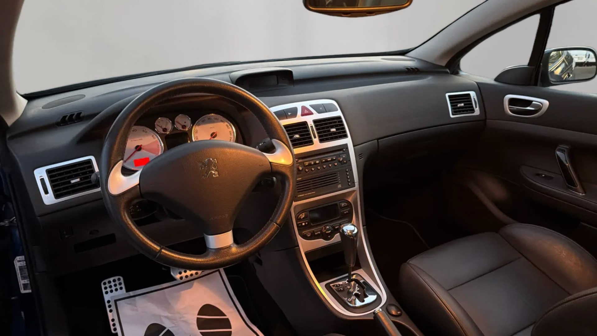 PEUGEOT 307 2.0i Automat Stahldach-Cabriolet-image-3