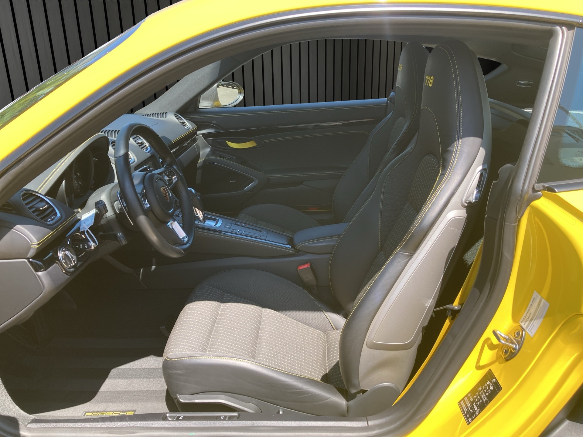 PORSCHE Cayman 718 T-image-8