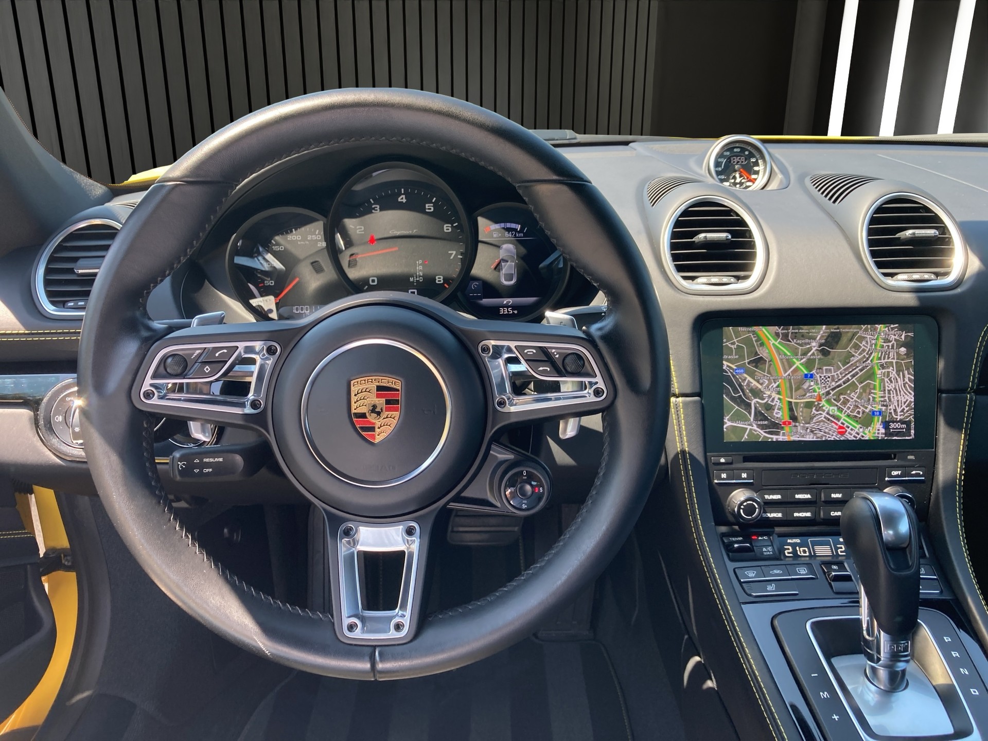PORSCHE Cayman 718 T-image-12