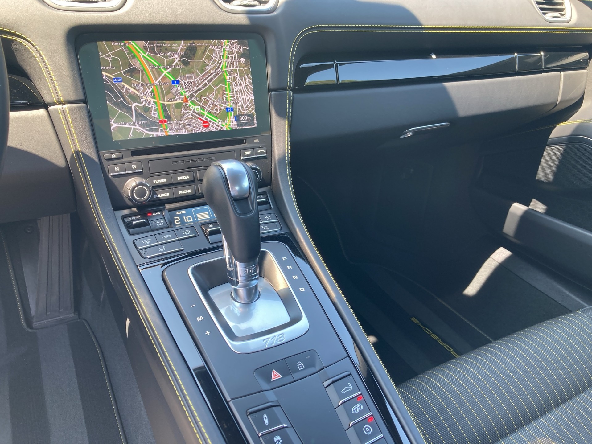 PORSCHE Cayman 718 T-image-14