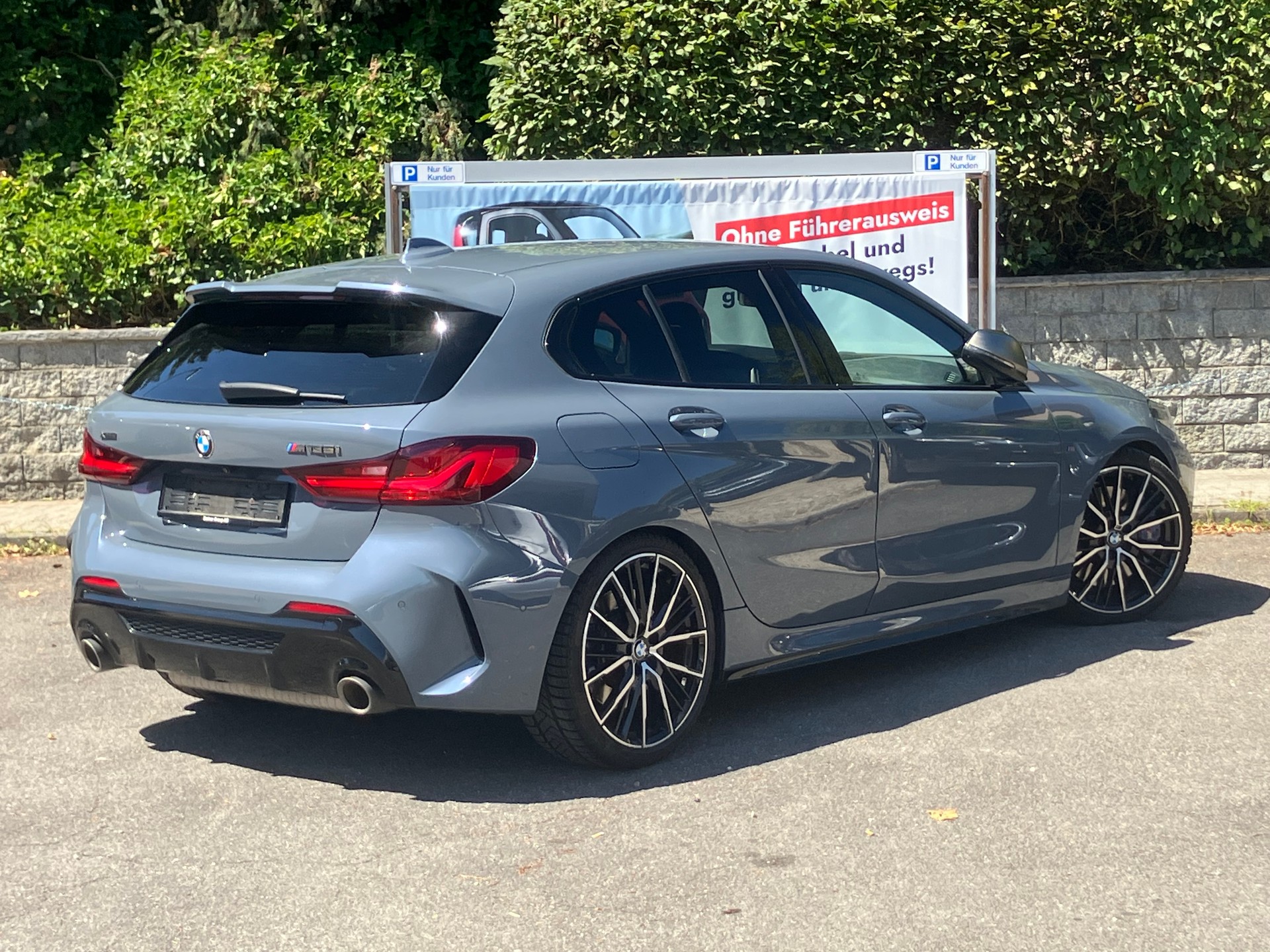BMW M135i xDrive Steptronic-image-3