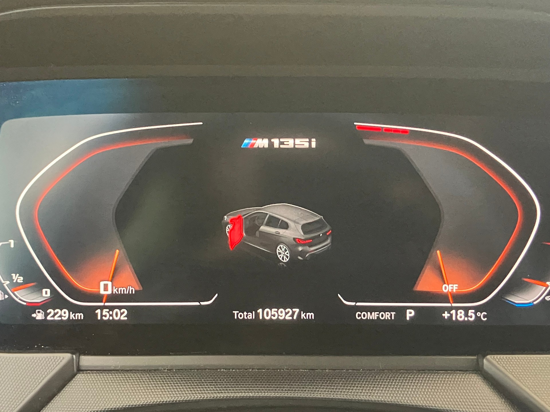 BMW M135i xDrive Steptronic-image-10