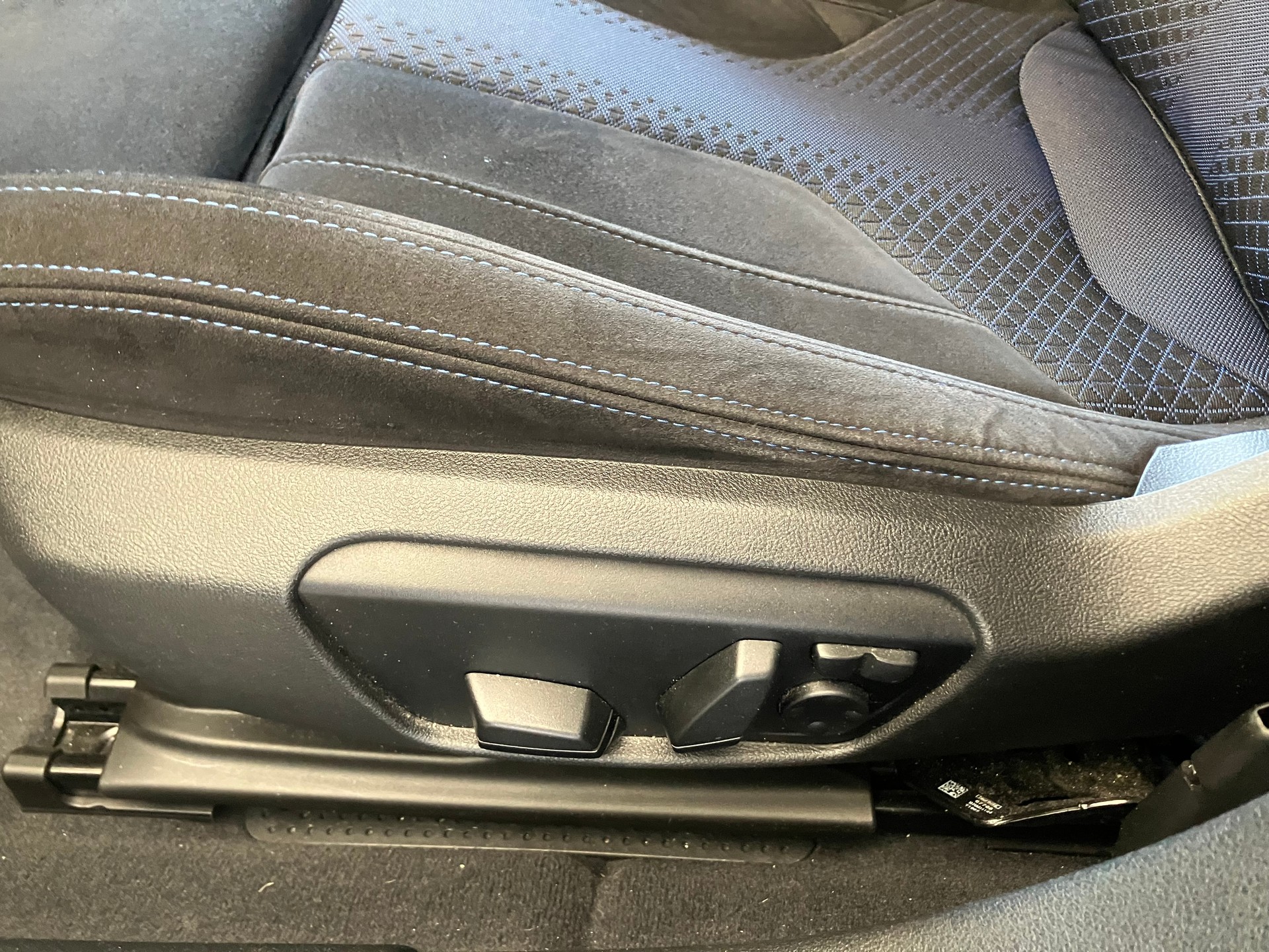 BMW M135i xDrive Steptronic-image-2