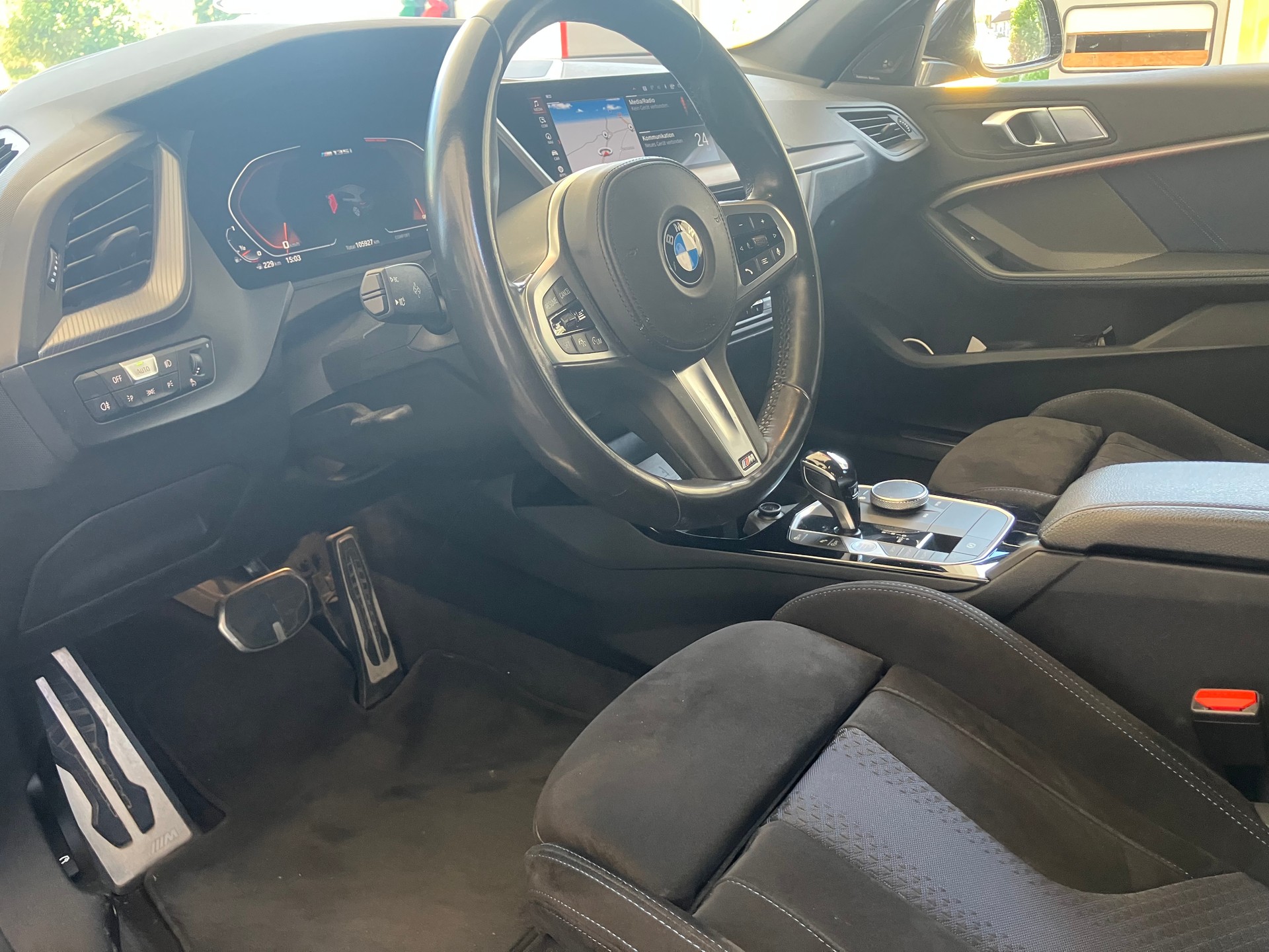 BMW M135i xDrive Steptronic-image-1