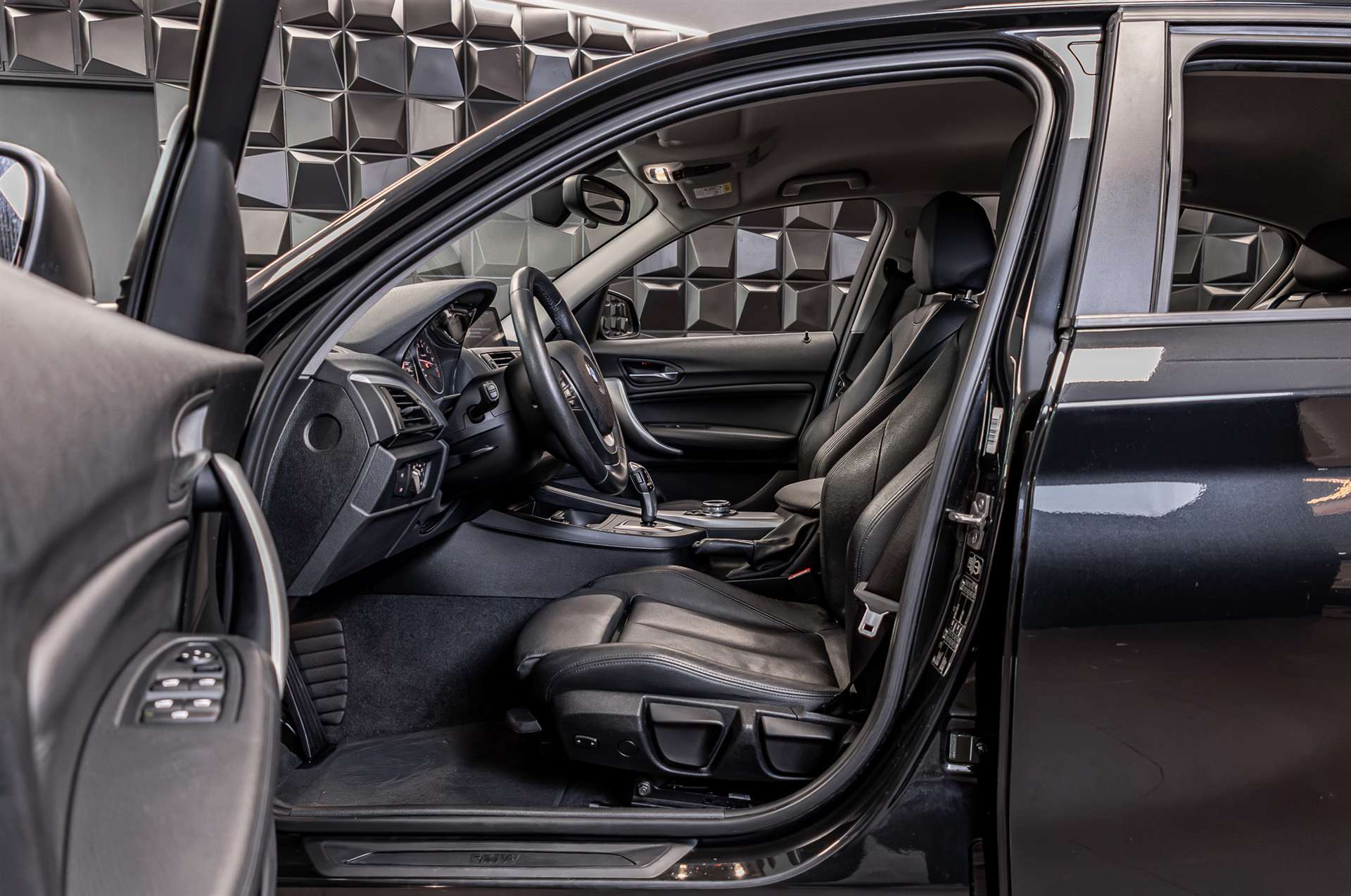BMW 116i Steptronic-image-9