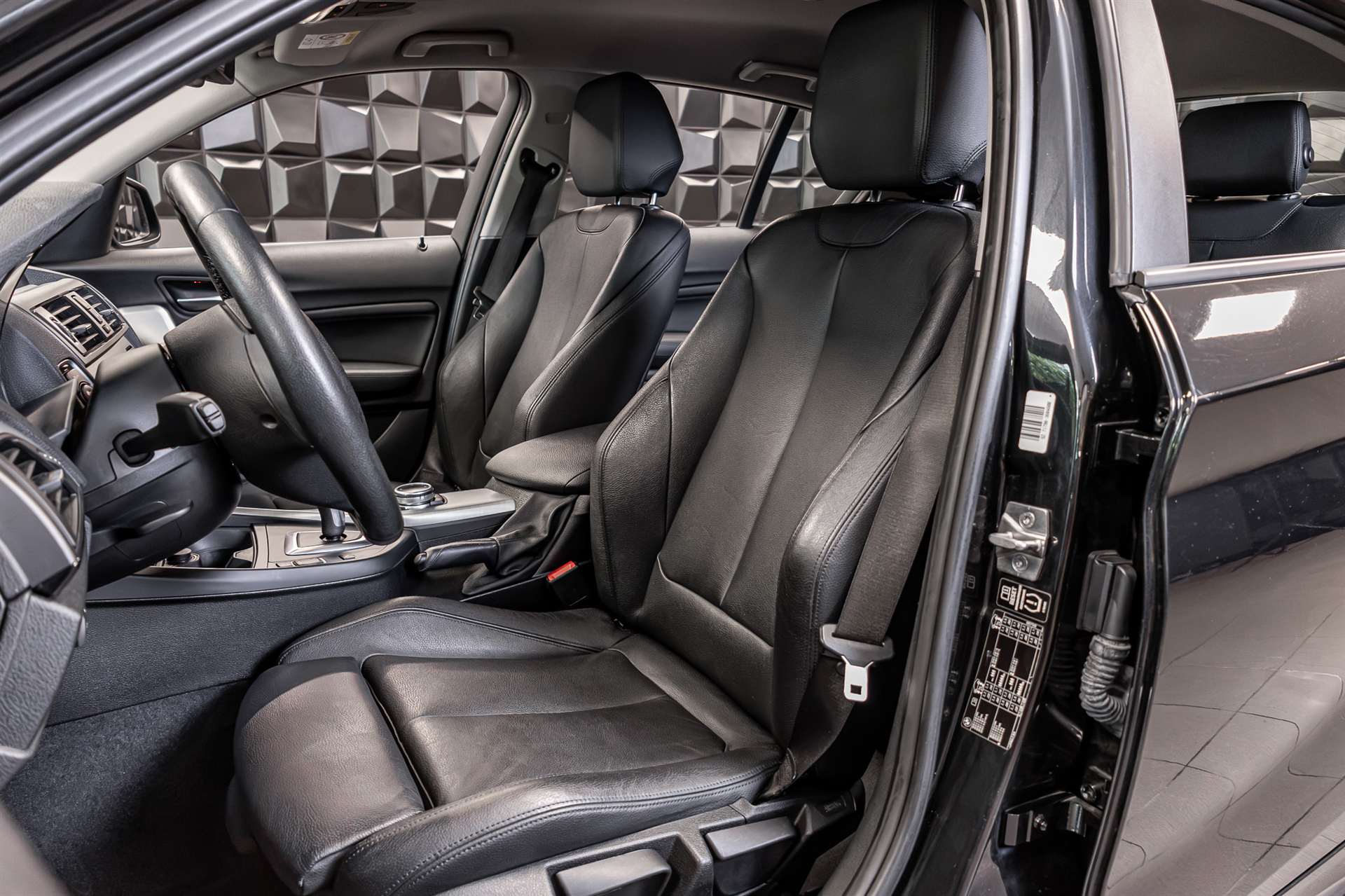 BMW 116i Steptronic-image-12