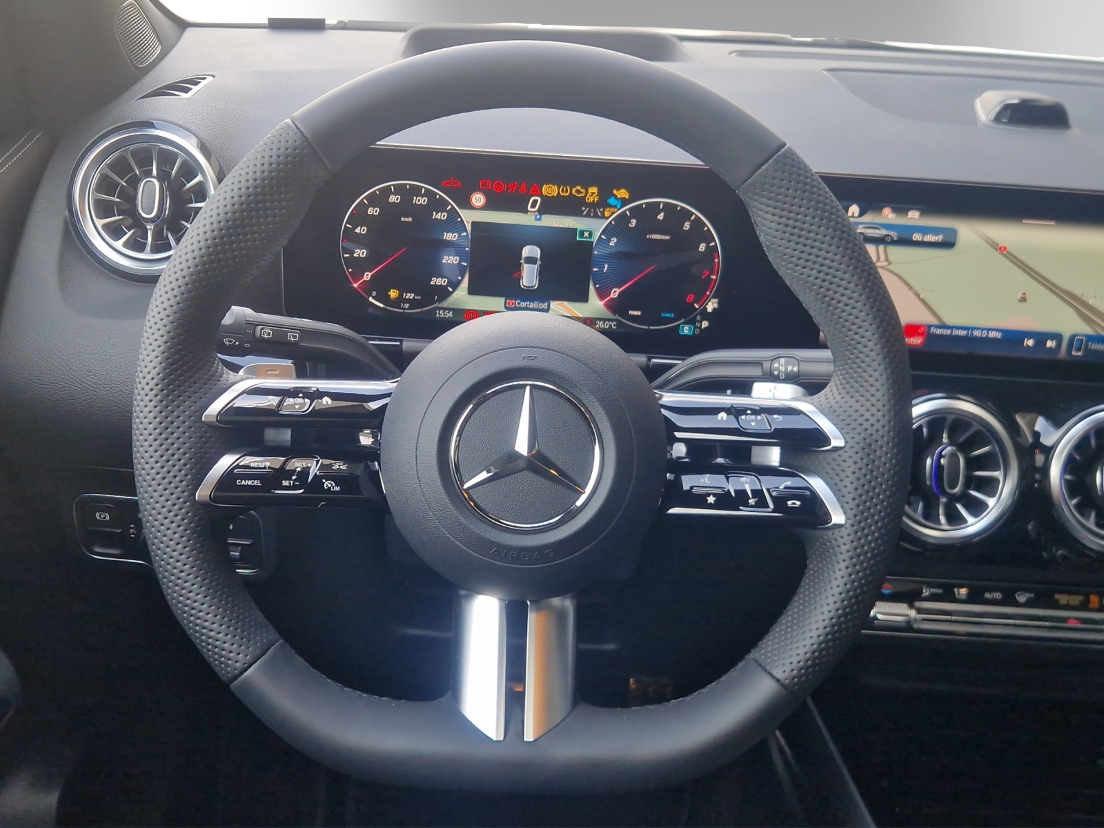 MERCEDES-BENZ GLA 220 4Matic 8G-DCT-image-7