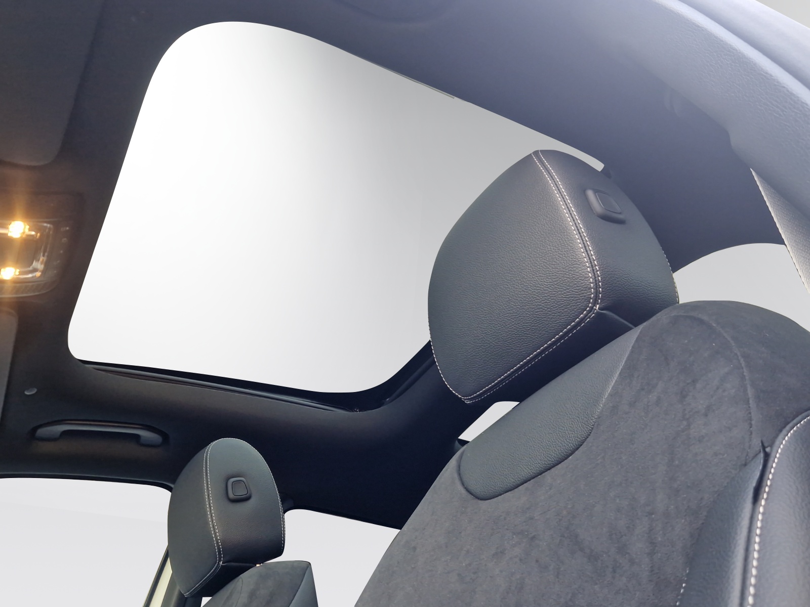 MERCEDES-BENZ GLA 220 4Matic 8G-DCT-image-9