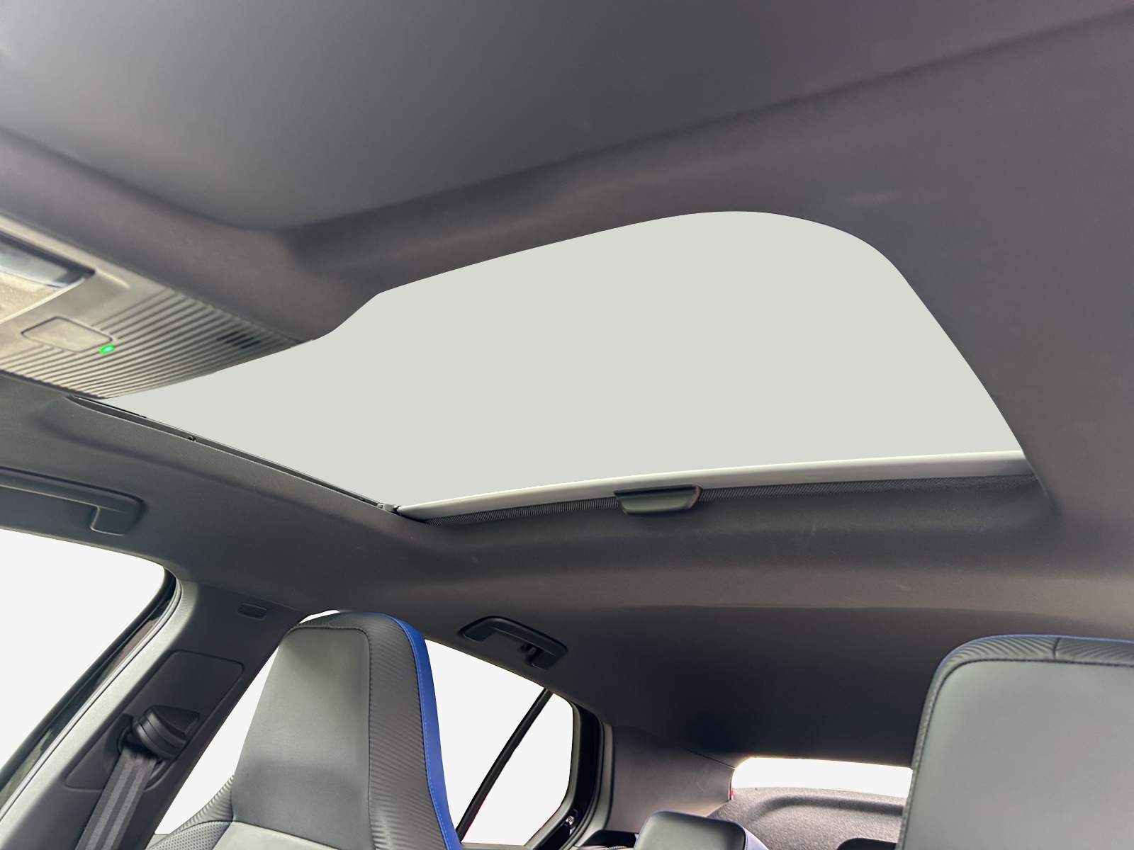 VW Golf 2.0 TSI R DSG 4Motion R 20 Years-image-14