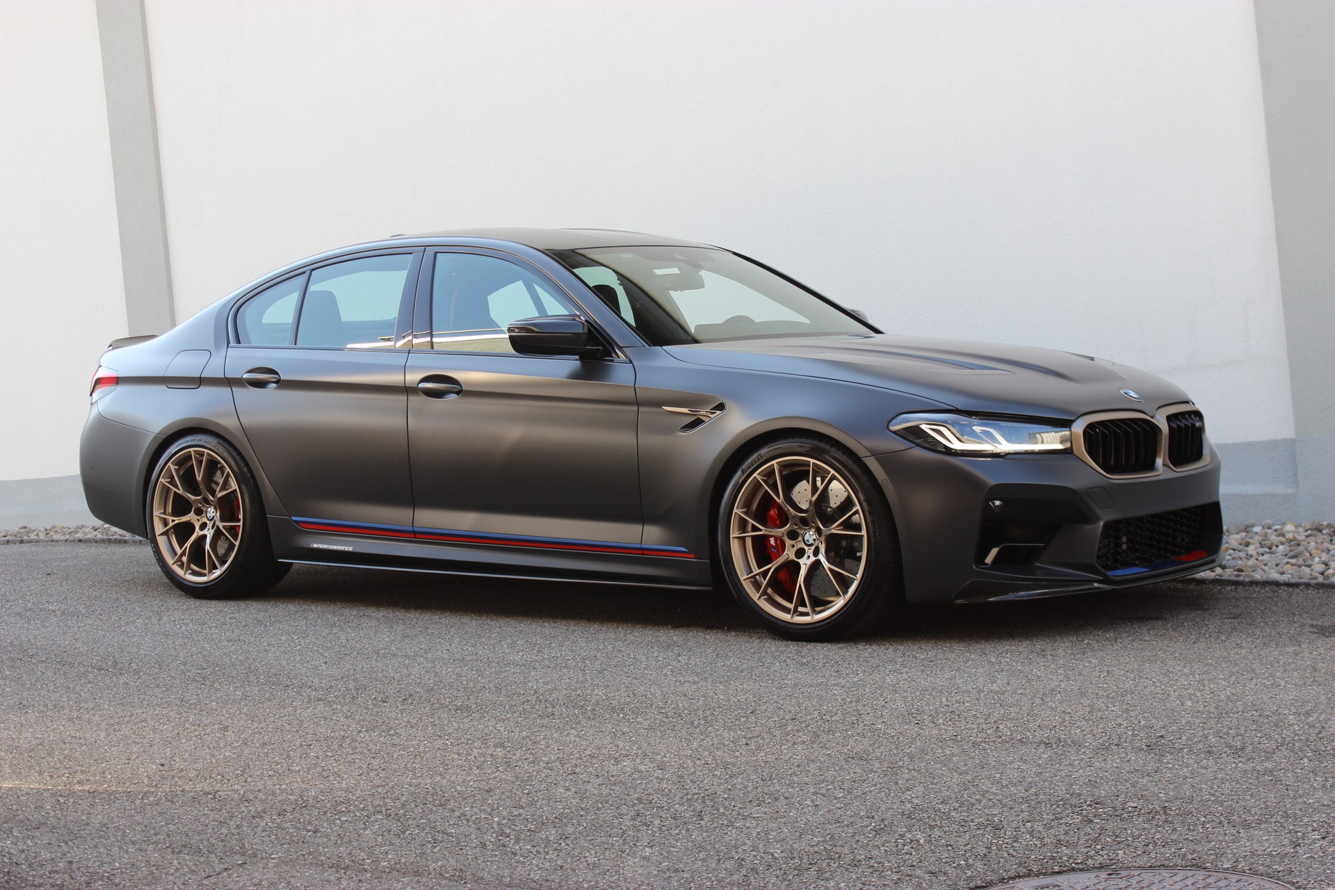 BMW M5 xDrive CS *SAMMLERZUSTAND*-image-4