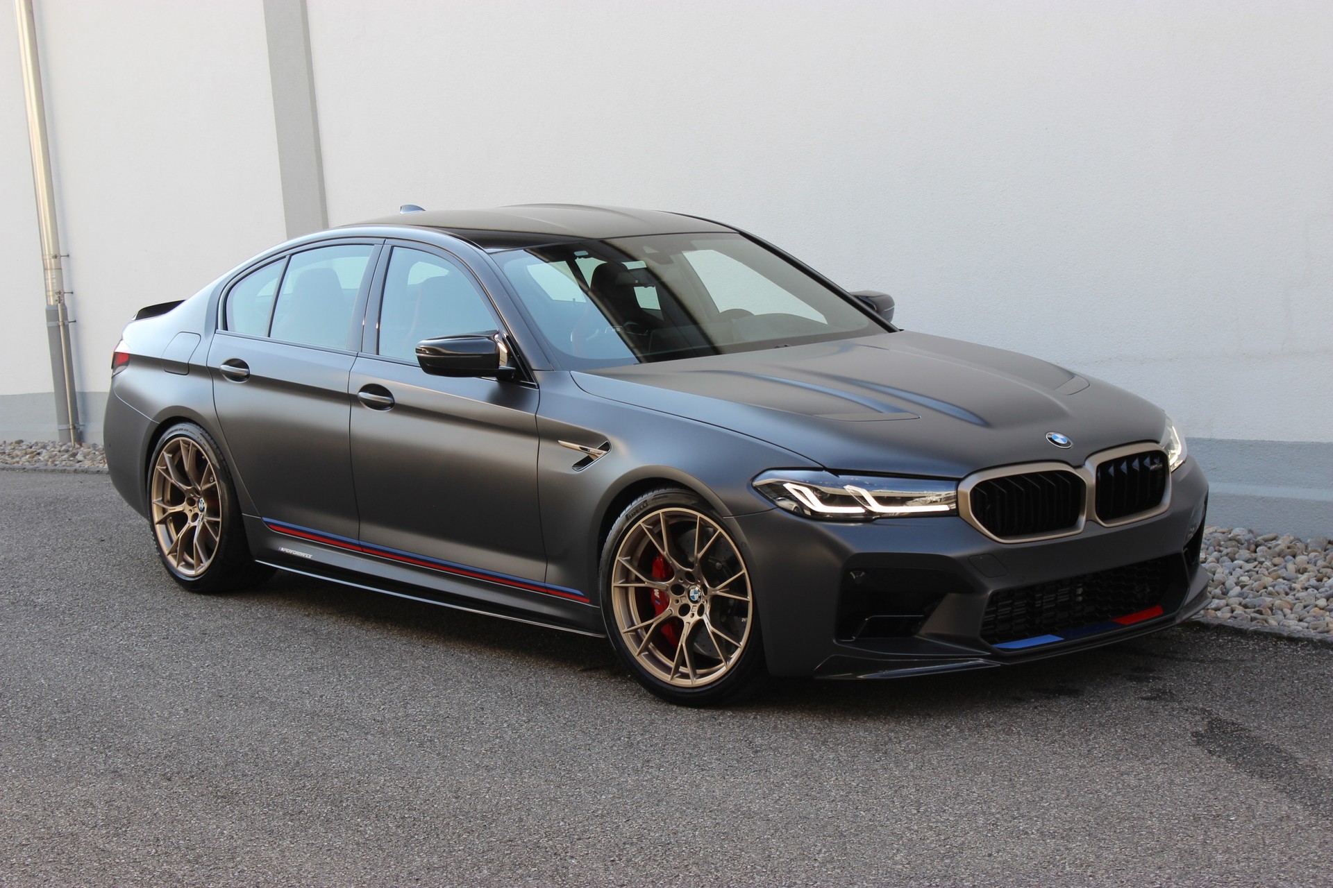 BMW M5 xDrive CS *SAMMLERZUSTAND*-image-11