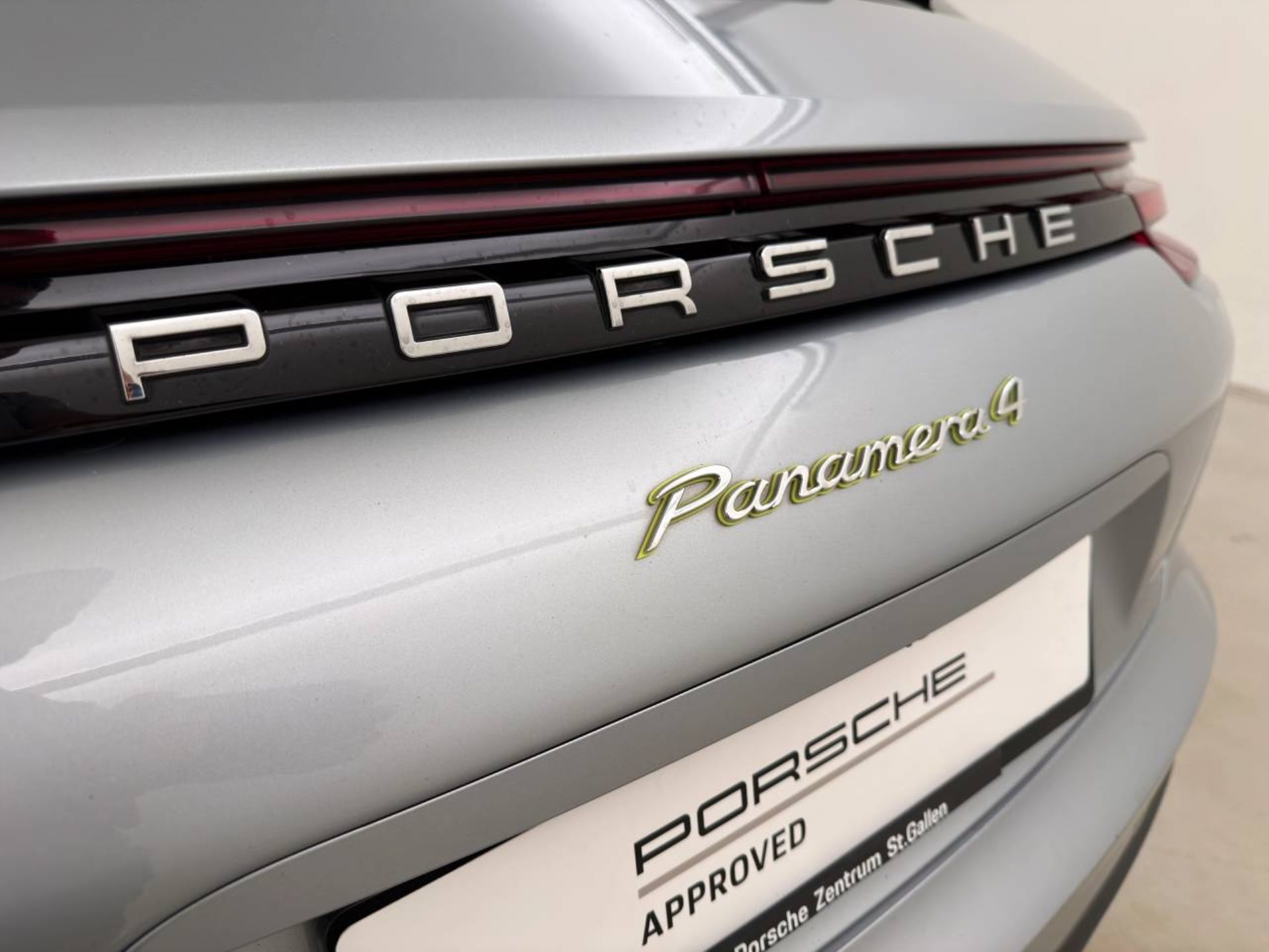 PORSCHE Panamera 4 E-Hybrid Sport Turismo-image-25