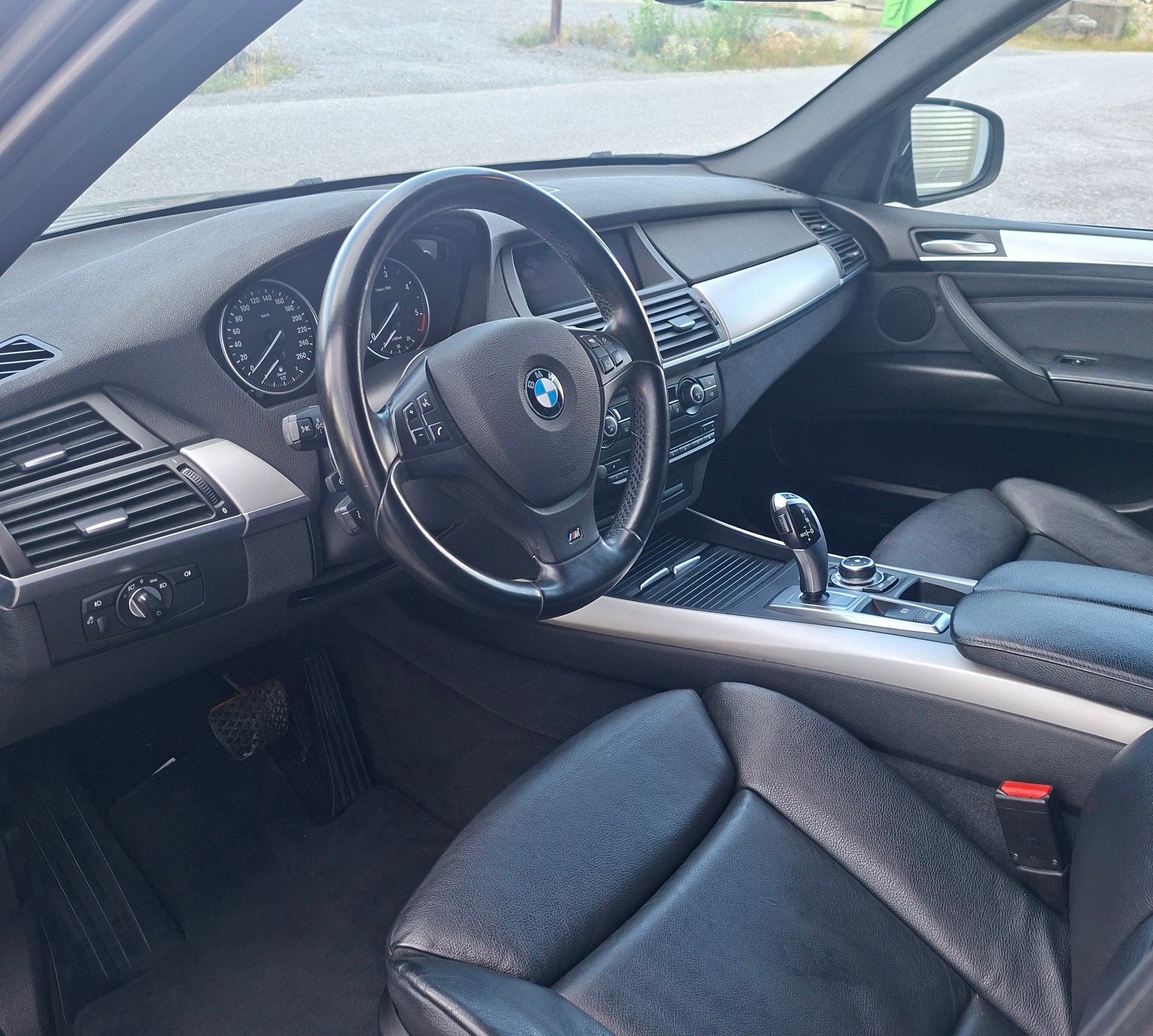BMW X5 xDrive 40d Steptronic-image-6