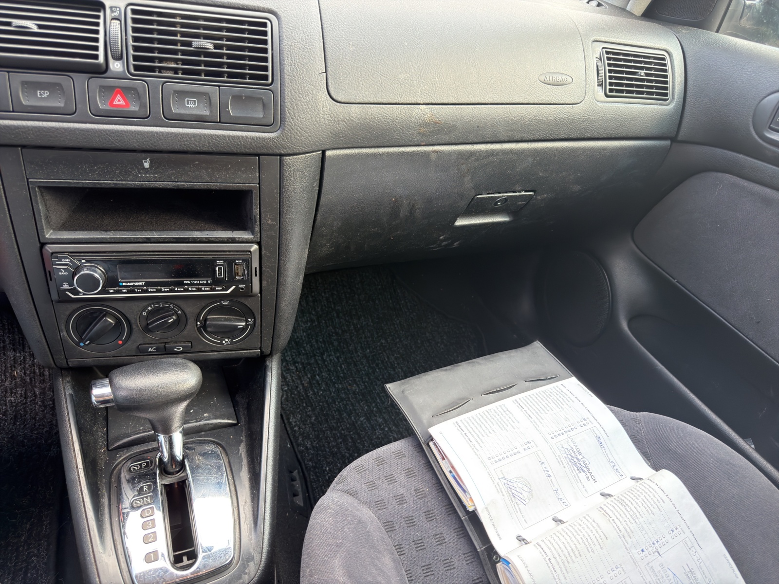 VW Golf 1.6 Automatic-image-6