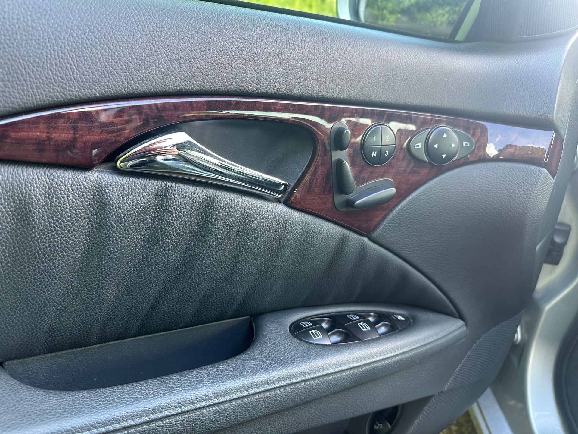 MERCEDES-BENZ E 280 CDI Avantgarde 4Matic Automatic-image-7