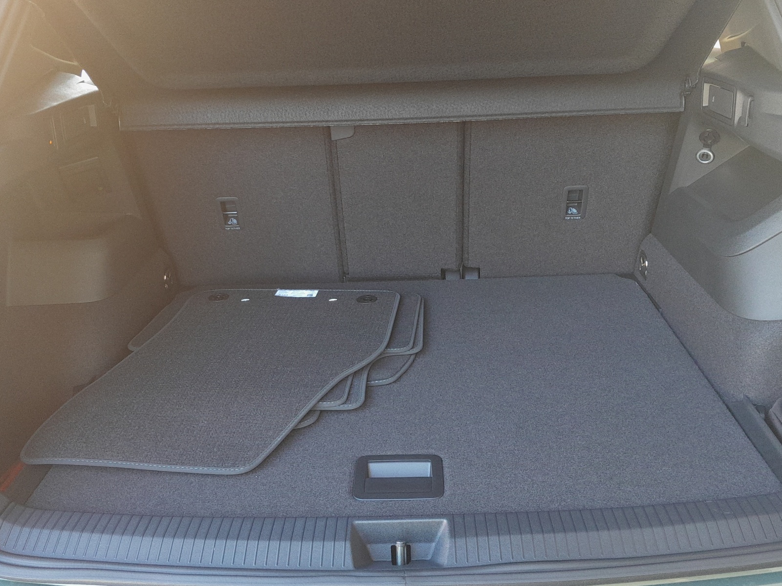 VW Tiguan 2.0 TSI DSG R-Line Plus 4Motion-image-12