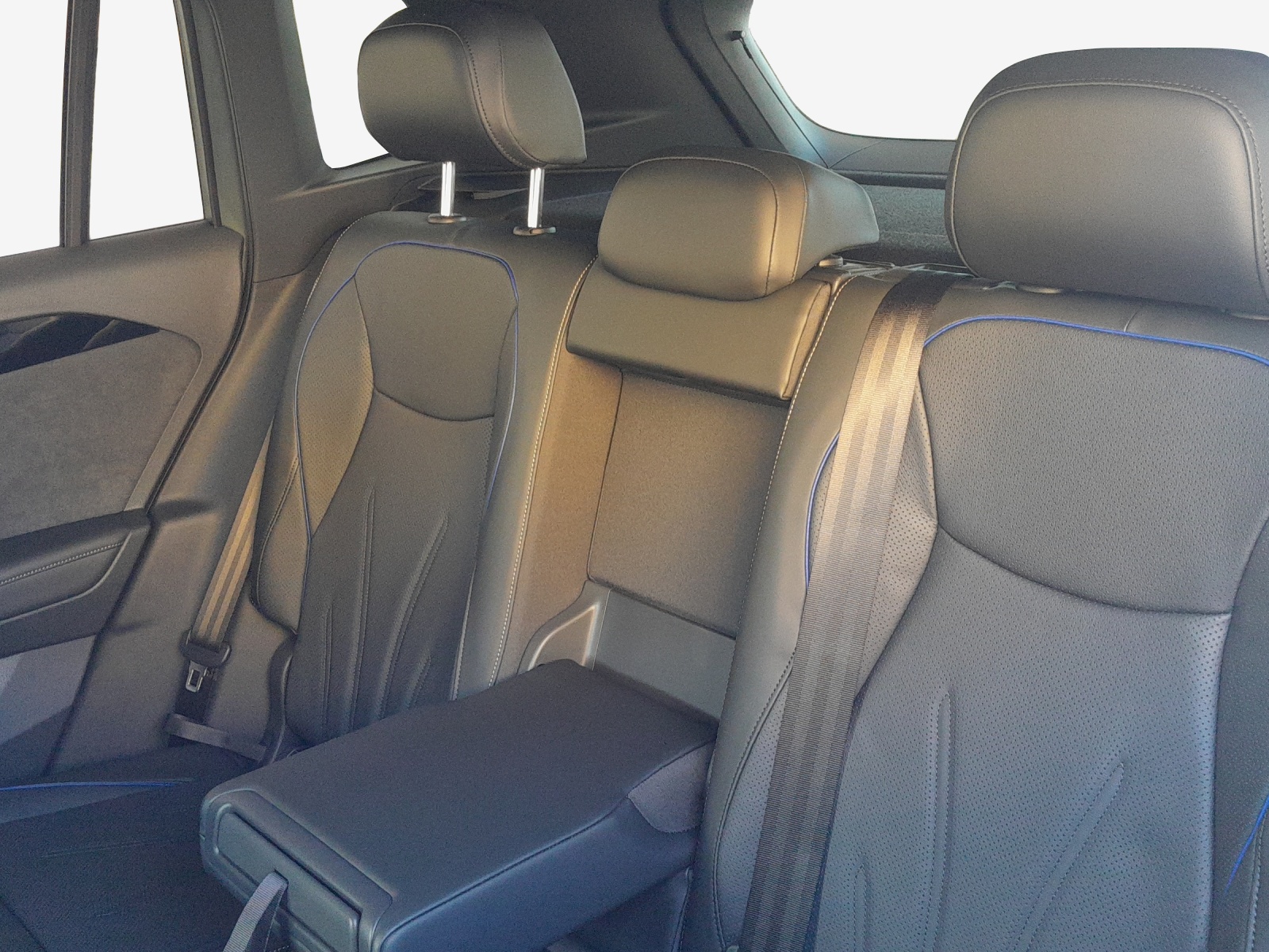 VW Tiguan 2.0 TSI DSG R-Line Plus 4Motion-image-11
