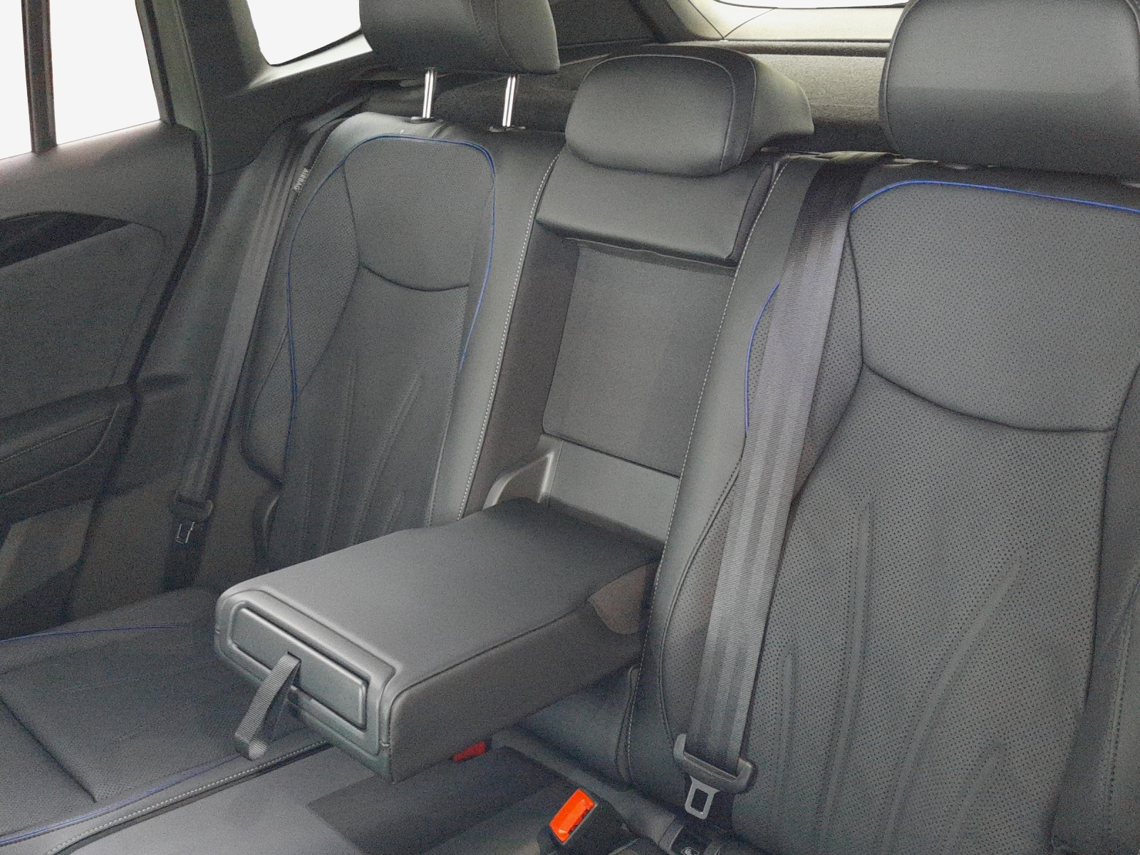 VW Tiguan 2.0 TSI DSG R-Line Plus 4Motion-image-11