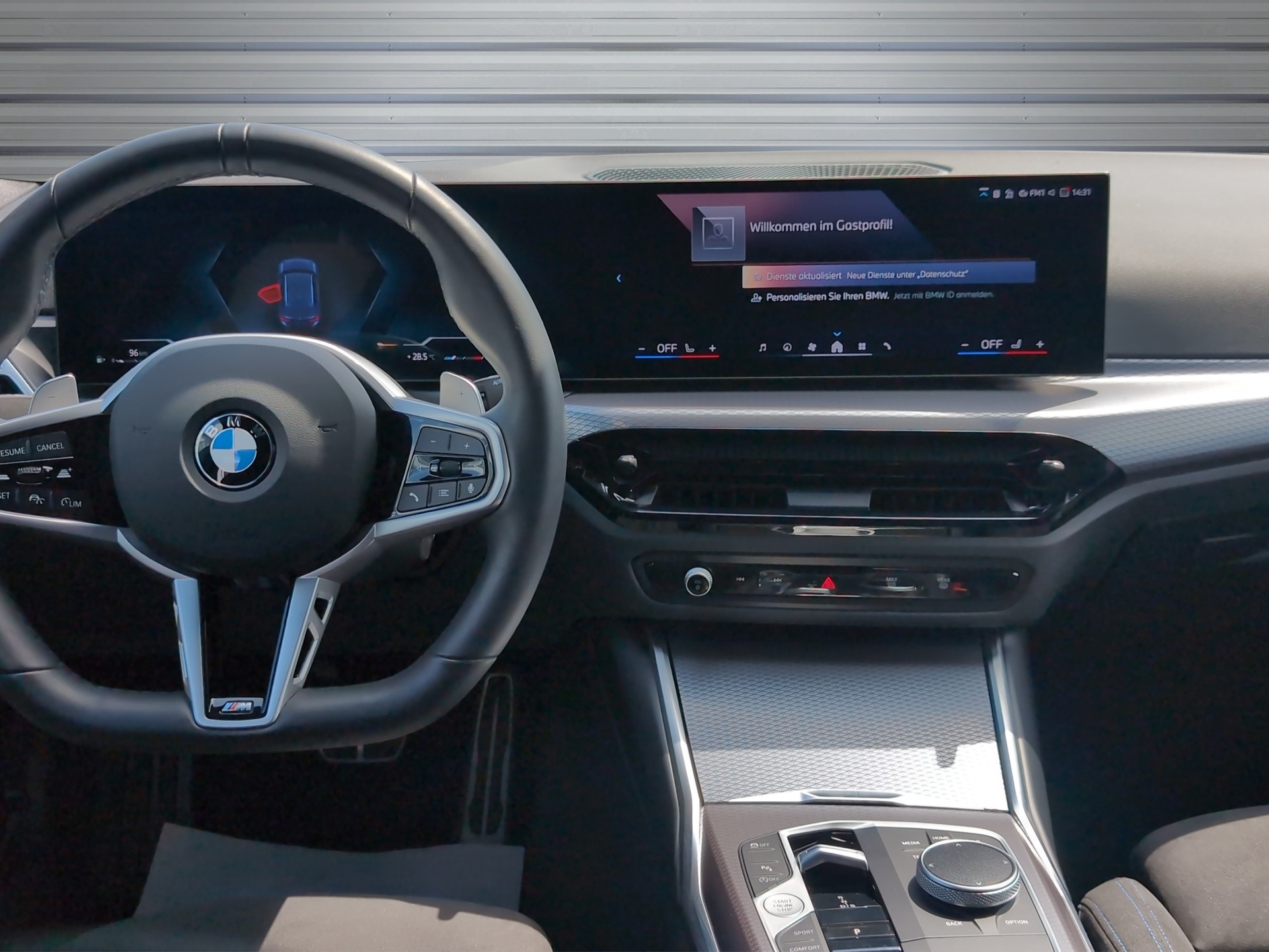 BMW 330i Touring xDrive Steptronic M Sport-image-11