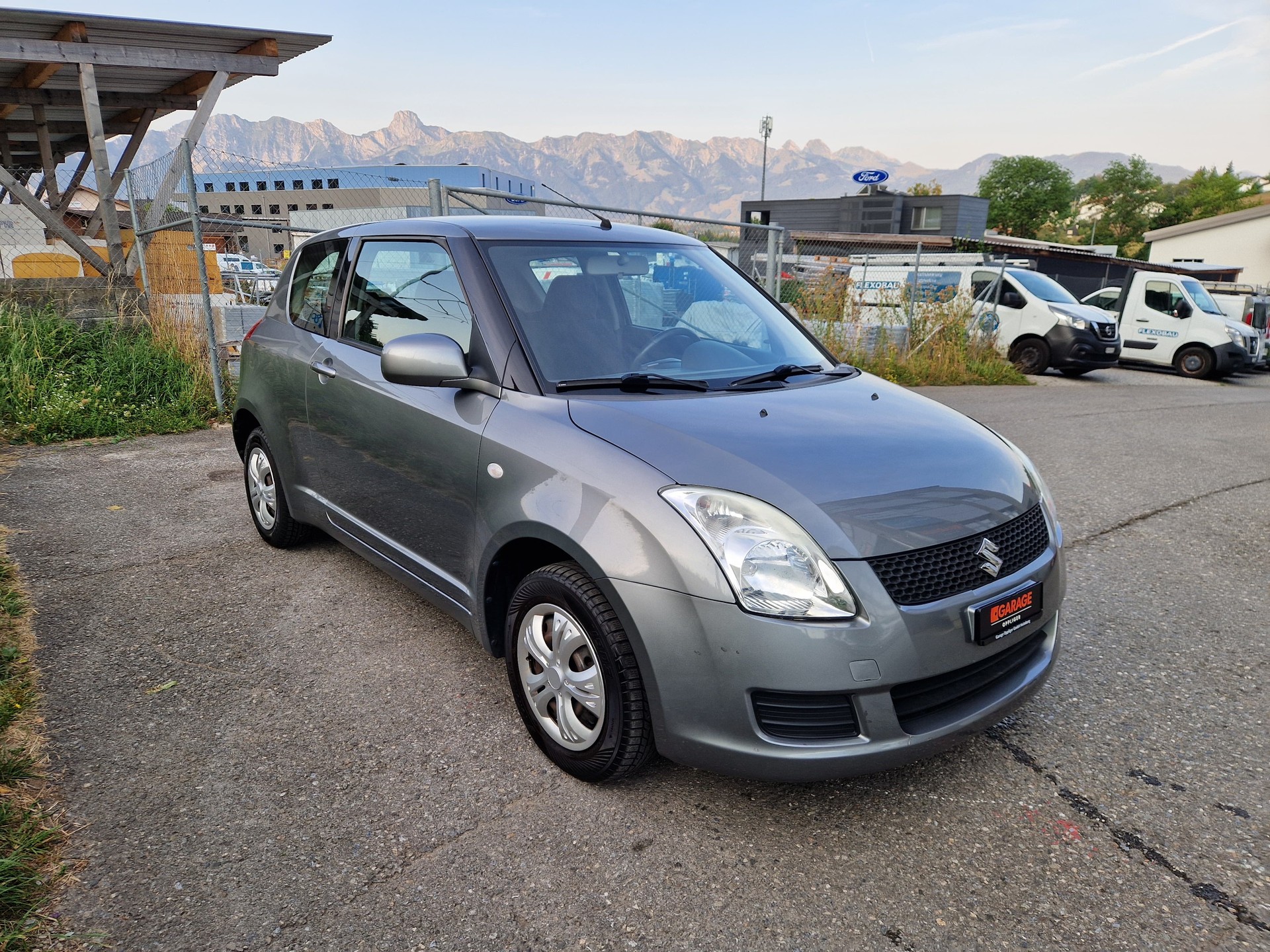 SUZUKI Swift 1.3i 16V GL-image-2