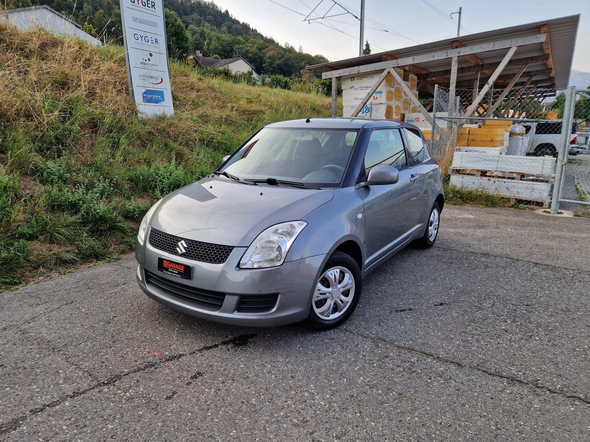 SUZUKI Swift 1.3i 16V GL-image-0