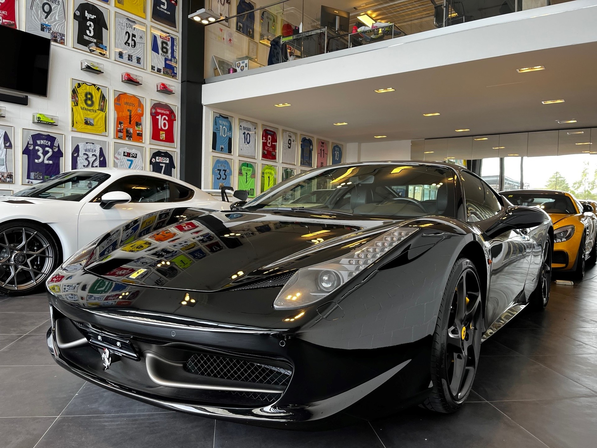 FERRARI 458 Italia 4.5 V8-showroom-element-3